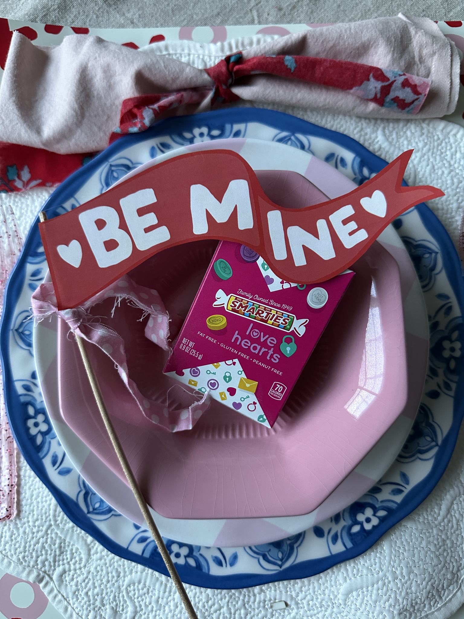 I know it’s late but a fun little Valentine place setting!  With printables! 
#diy #placesetting #valentine

#LTKstorytime #LTKmomlife #LTKHome