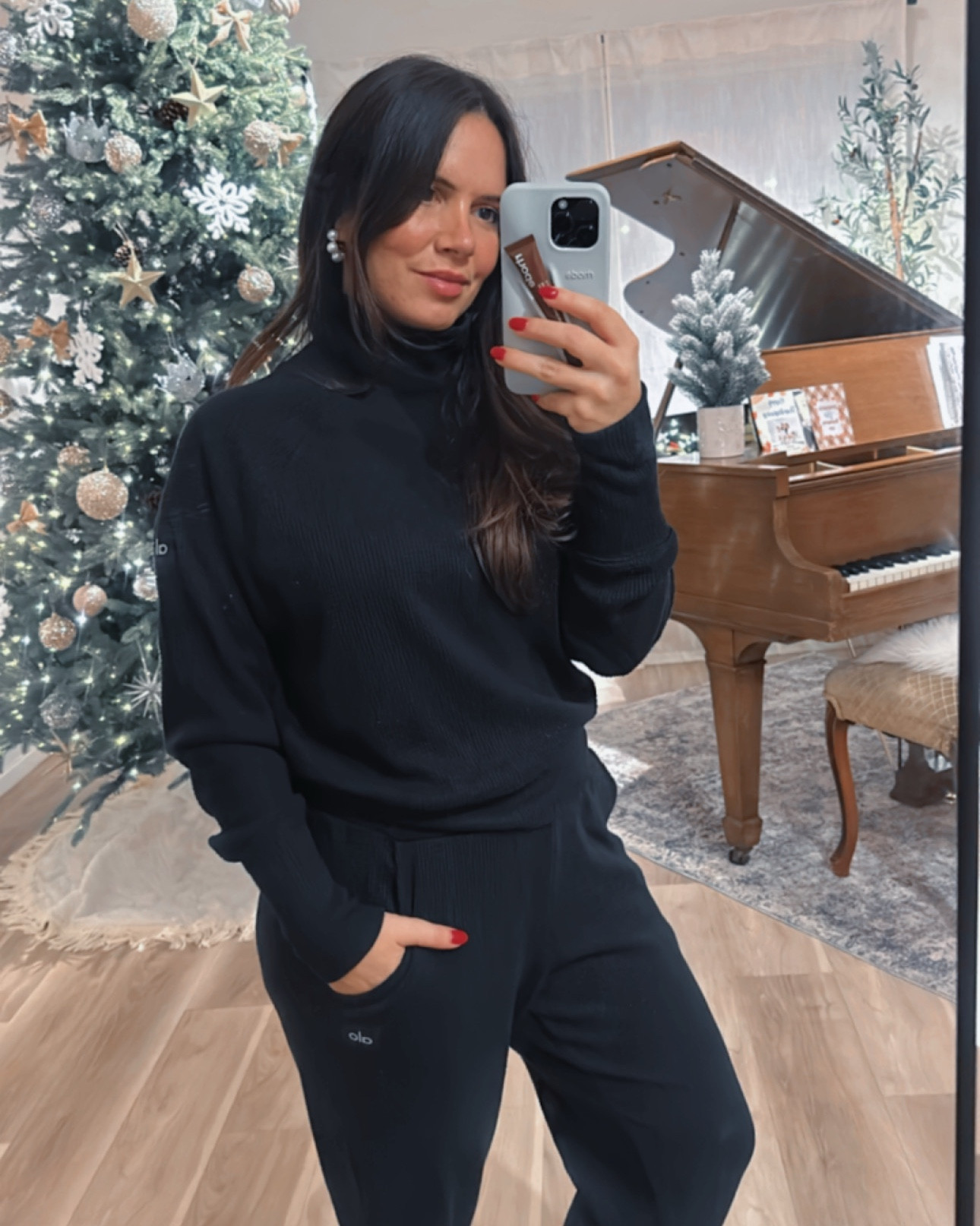 Super comfy lounge set


#LTKTravel #LTKStyleTip #LTKGiftGuide