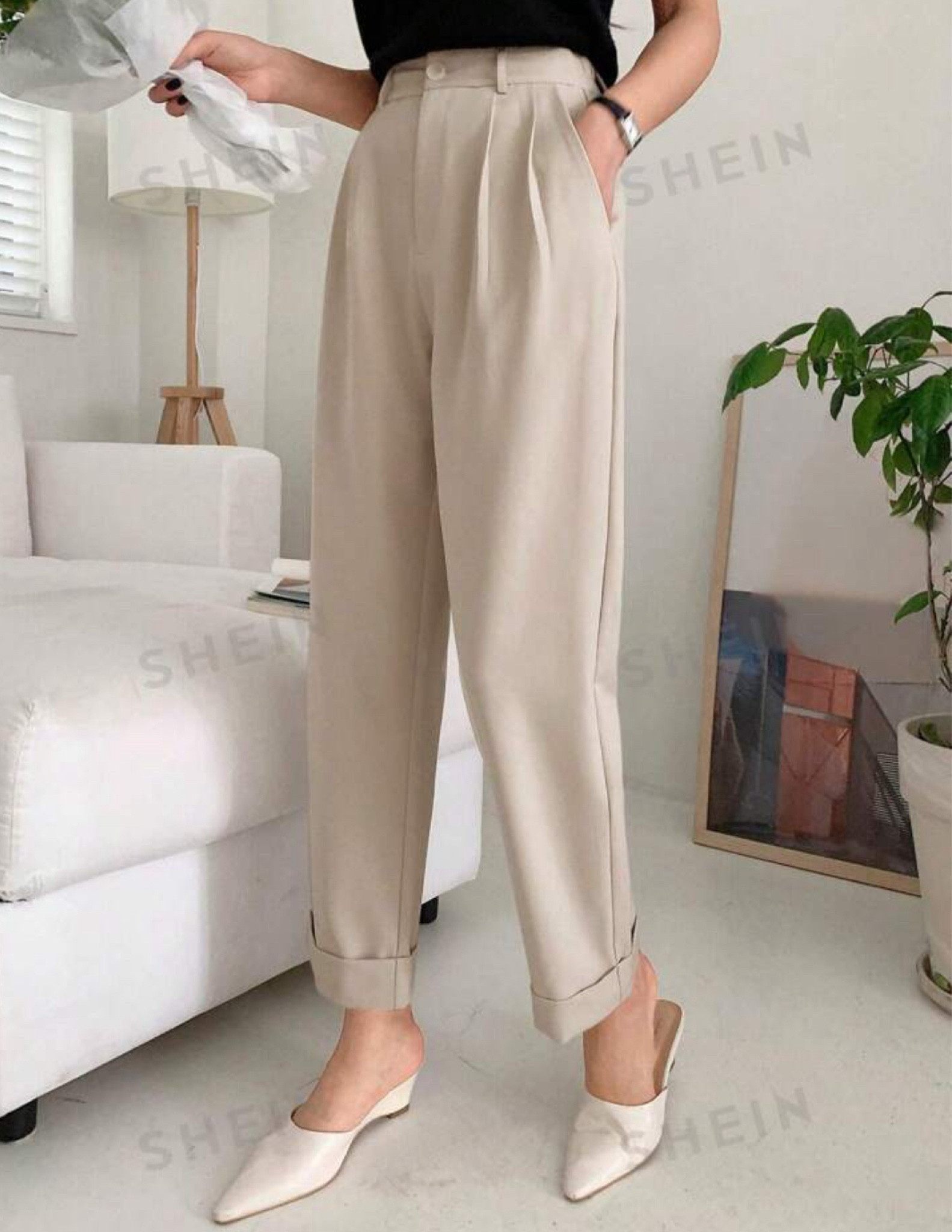 High waisted roll hem pants 

#LTKworkwear #LTKSpringSale #LTKstyletip