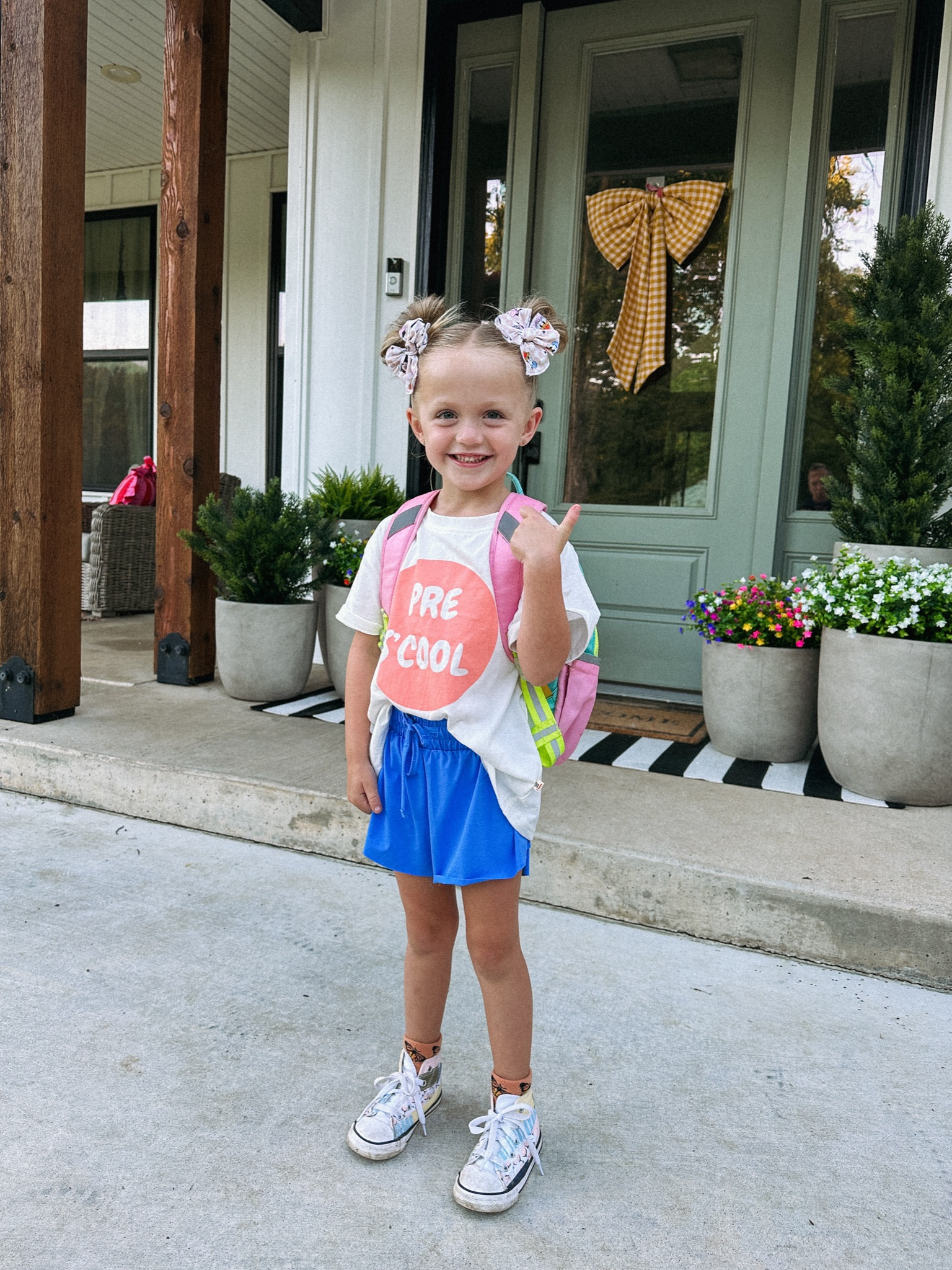 my little bright colored fashionista 👏🏼 

top: minimalist folk co 
shorts: scheels (OBSESSSSED
sneakers: journeys (on sale!!!!) 
socks: journeys 
bows: modern piggy