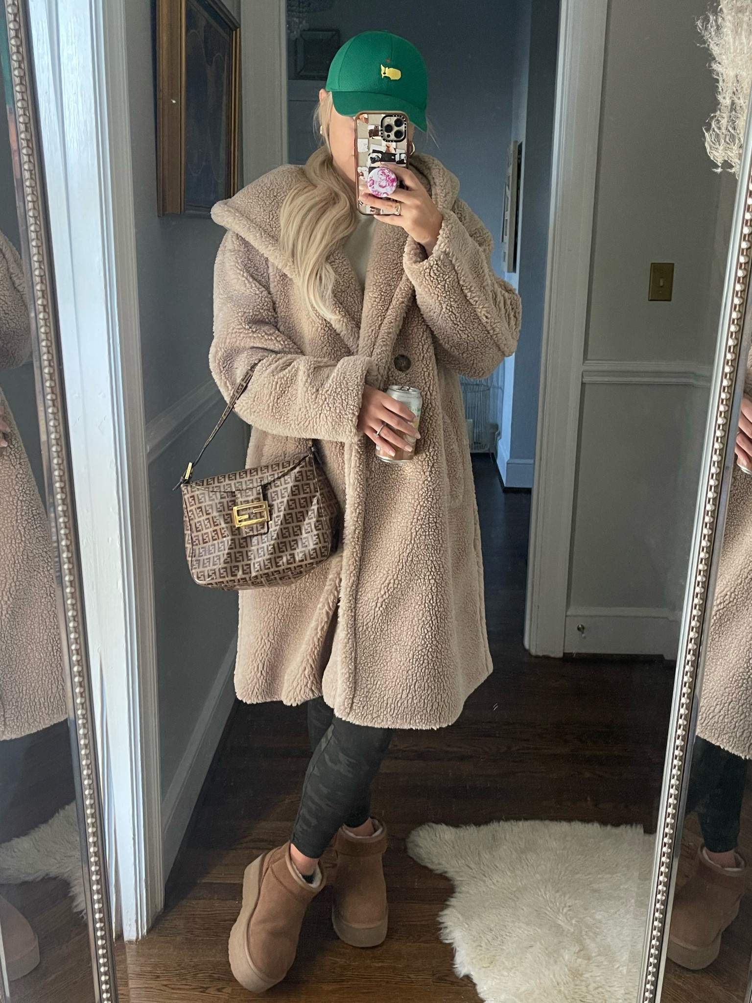 Running errands ootd and these spanx leggings are on SALE which never happens!!! Snag them while they’re discounted! 

#LTKSale