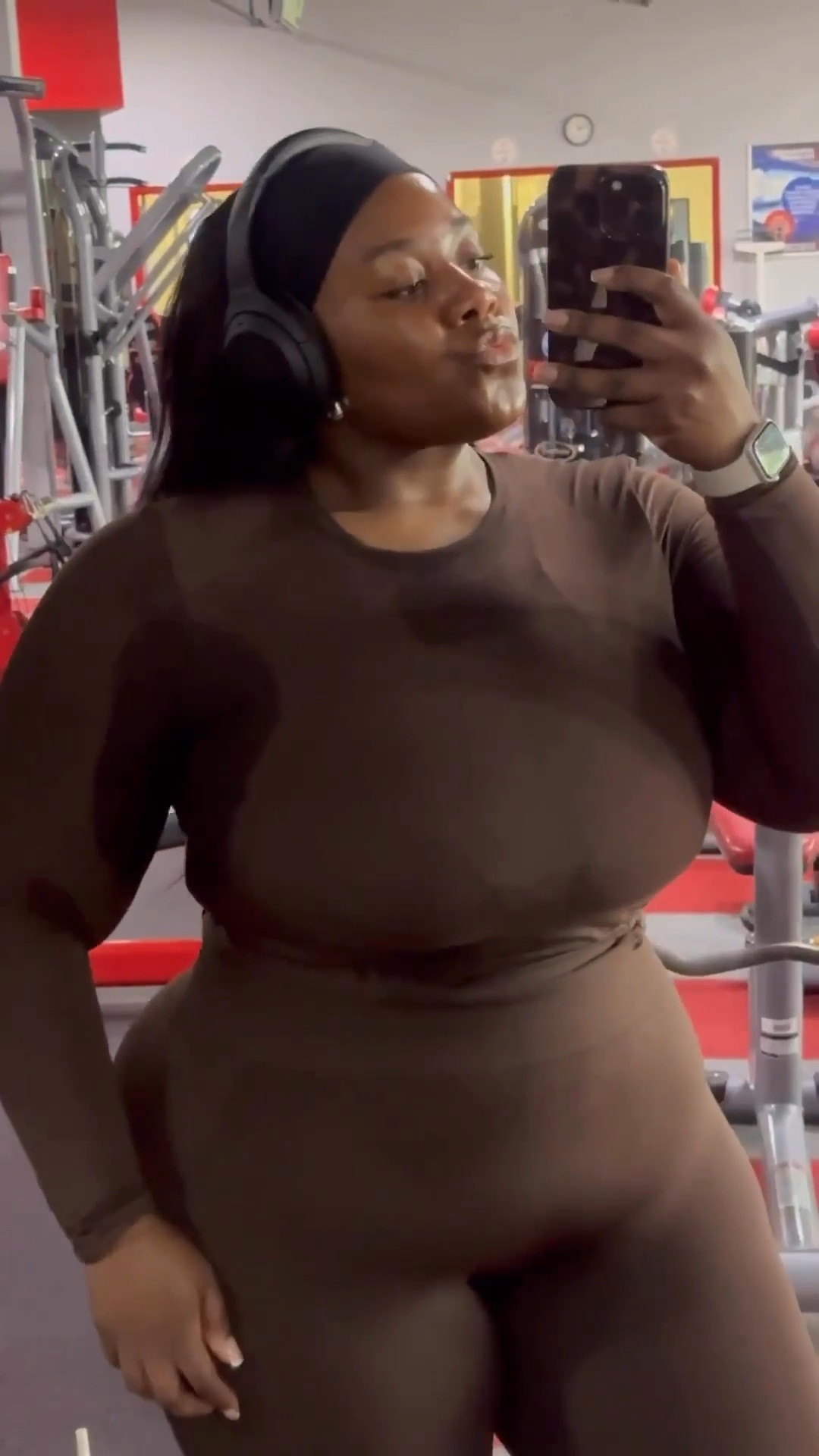 Another workout and another gym outfit. 

Top & Leggings XXL - color is sold out but linked a super cute color perfect for spring!

#LTKPlusSize #LTKActive #LTKFindsUnder50