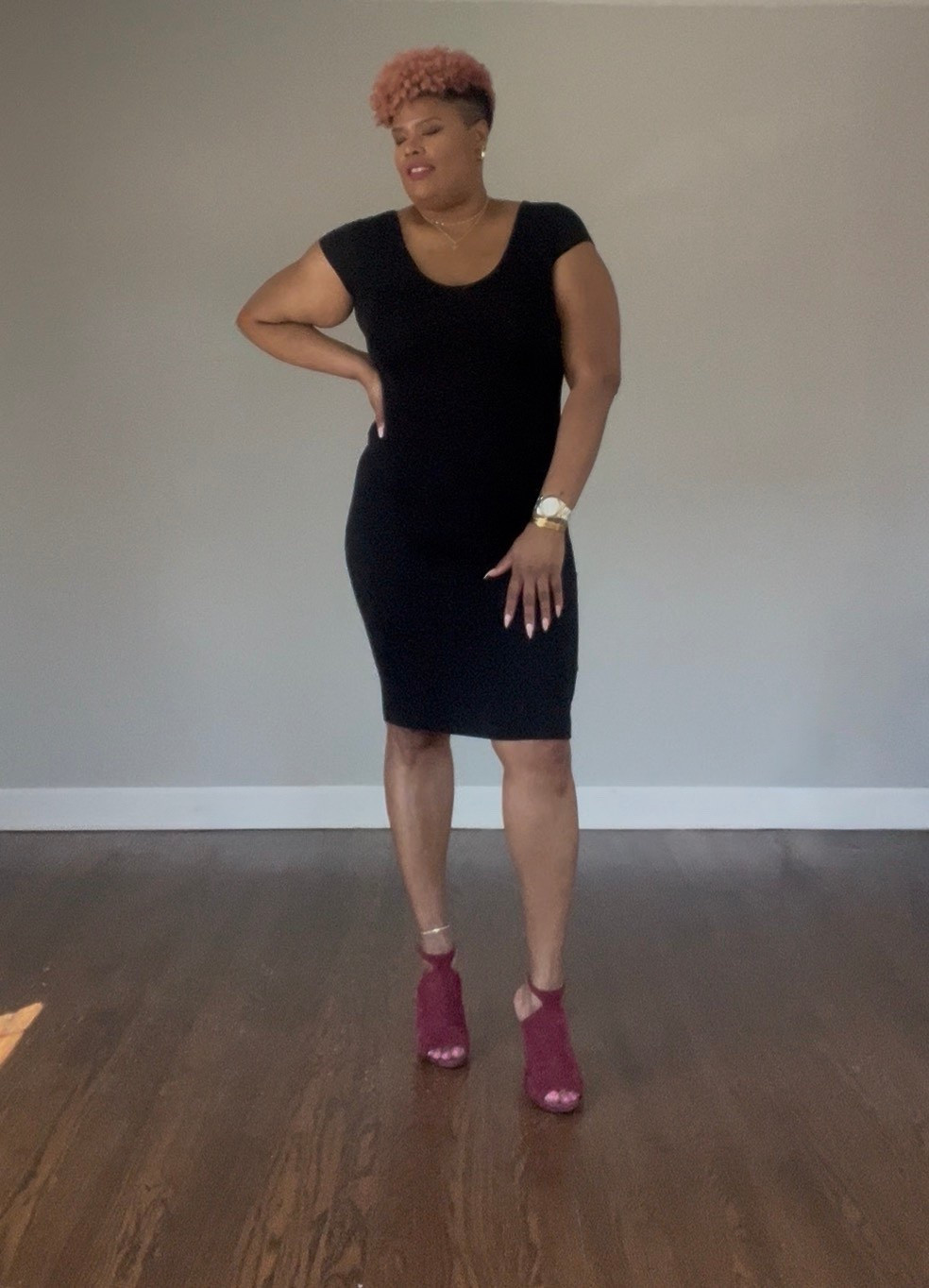 Simplicity can speak volumes.
And when Im hosting an open house simplicity and comfort is the key 

Medium dress, size 8 shoe

#LTKOver40 #LTKdayinmylife