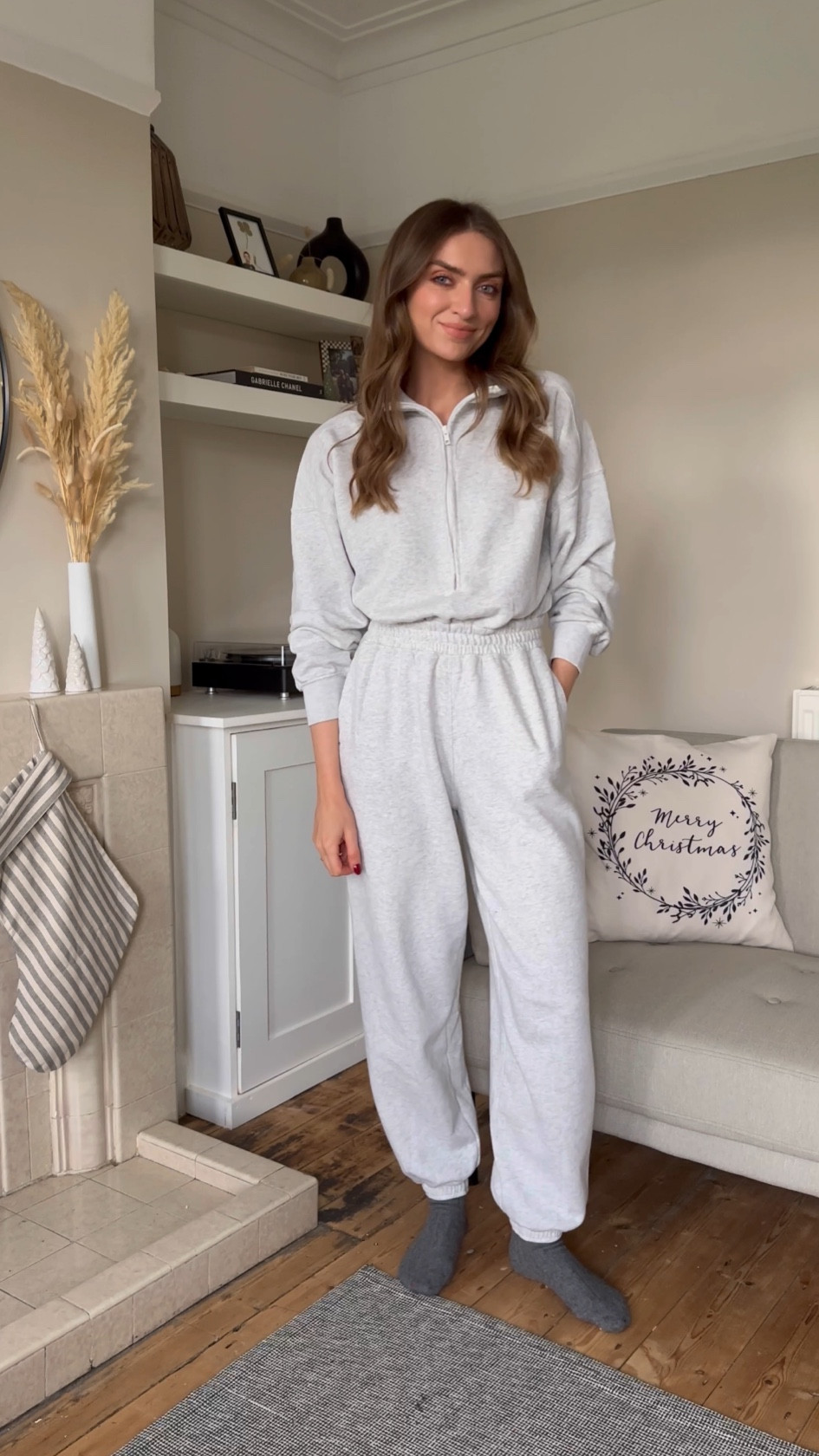 Wearing a small in the jumpsuit 
I’m 5ft6 for an idea of the length 
I wear the reg length 



#LTKwinter #LTKuk #LTKeurope