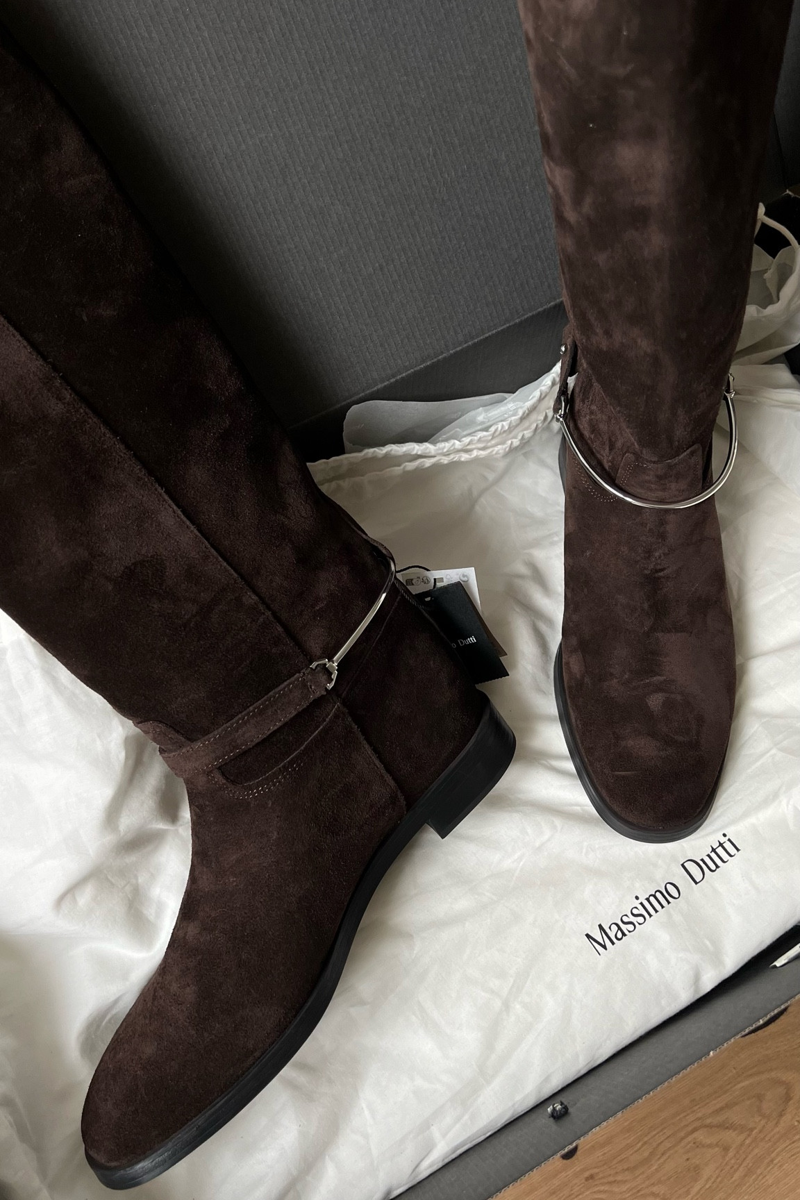 Madsimo Dutti viral suede boots 

#FashionMonth #LTKautumn #LTKeurope