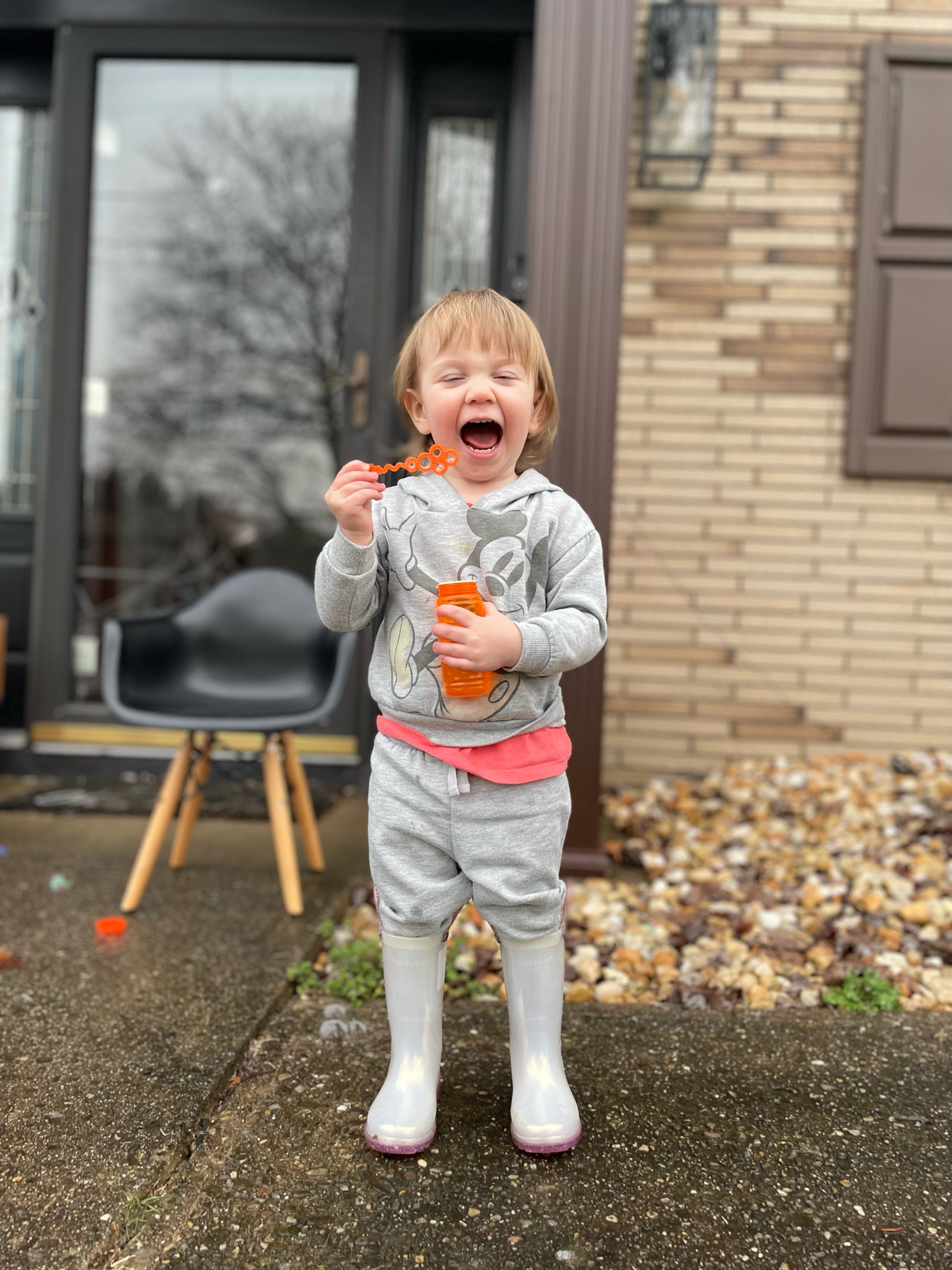 We’re Mickey + Minnie obsessed in this house — check out this outfit and some other cute ones, perfect for the transition to spring! 🫶🏼🤍🎀