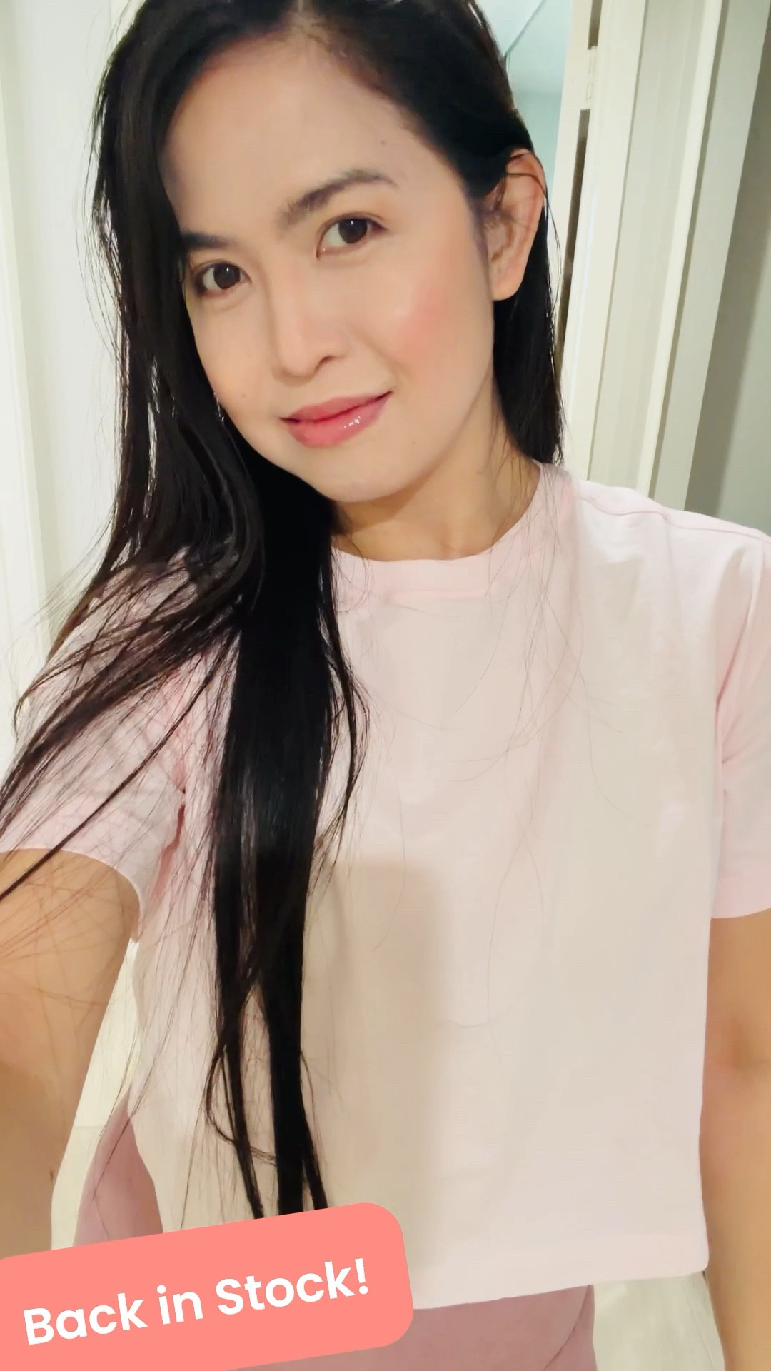 My fave tee of the season is back!🤗💕This color sold out a few months ago now it’s back👌This tee is cropped but not too cropped so it hits just at the waist for me. Wearing an XS. Size up for a more oversized look❤️Comes in a bunch of colors including a striped one😉 You will wear this everywhere this spring/summer season🤗😁😘







#ltkfindsunder50 #ltkfindsunder100 #ltkstyletip #ltkbasics #ltkfitness @lululemon #ltkspringstyle #ltkgymlook #gymoutfit #athleisure #loungewear 

#LTKootd #LTKTravel #LTKActive