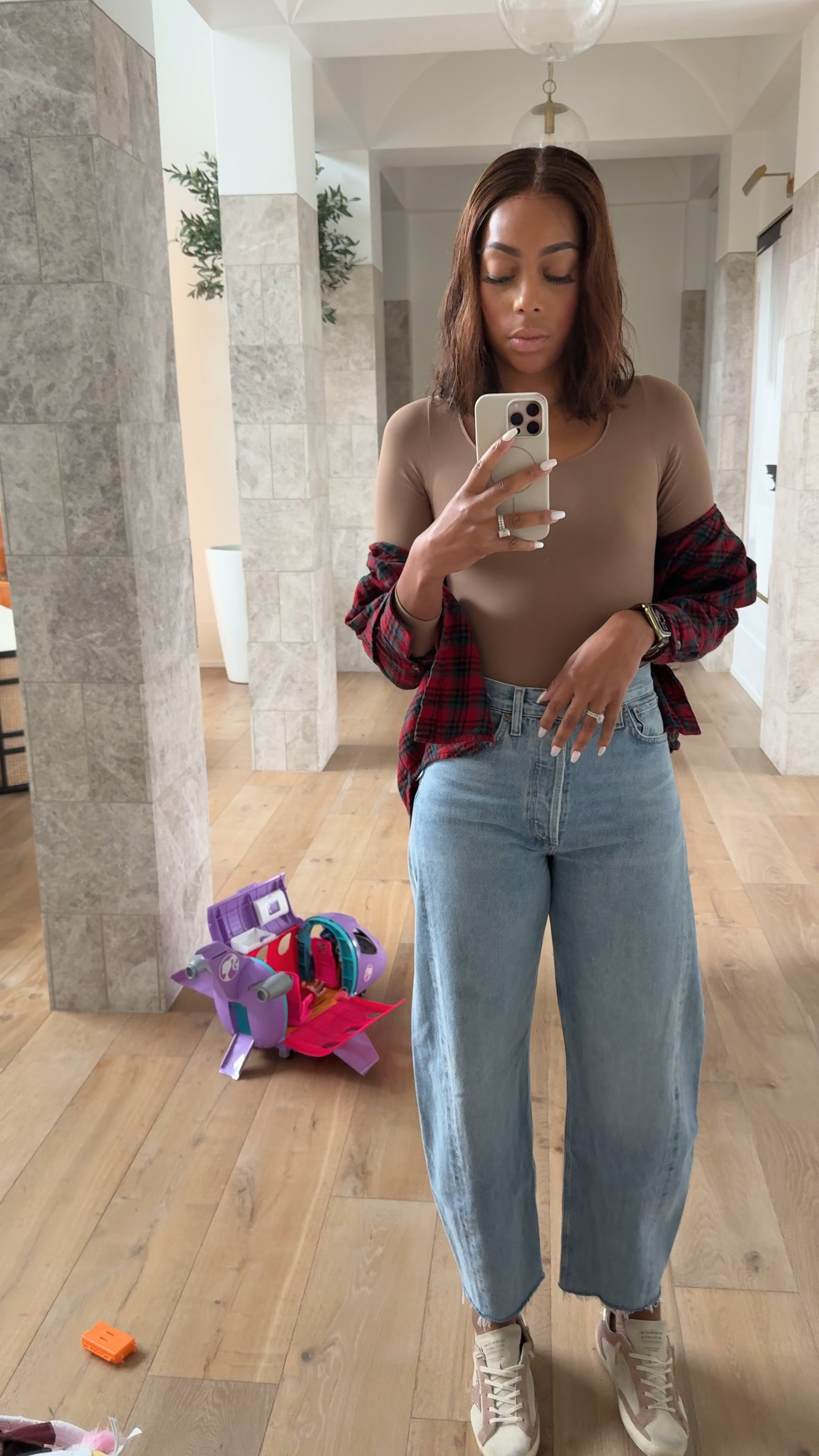 Linking my favorite jeansssss + the comfiest bodysuit and my sneakers! 

Wearing XS in top, 26 in jeans, and 41 in sneakers

#LTKStyleTip #LTKShoeCrush