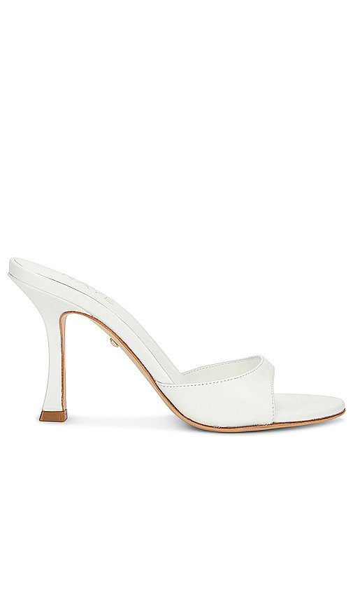 RAYE Alejandra Heel in White. Taglia 8.5. Also in 10, 6, 6.5, 7.5, 8, 9. | Revolve Clothing (Global)