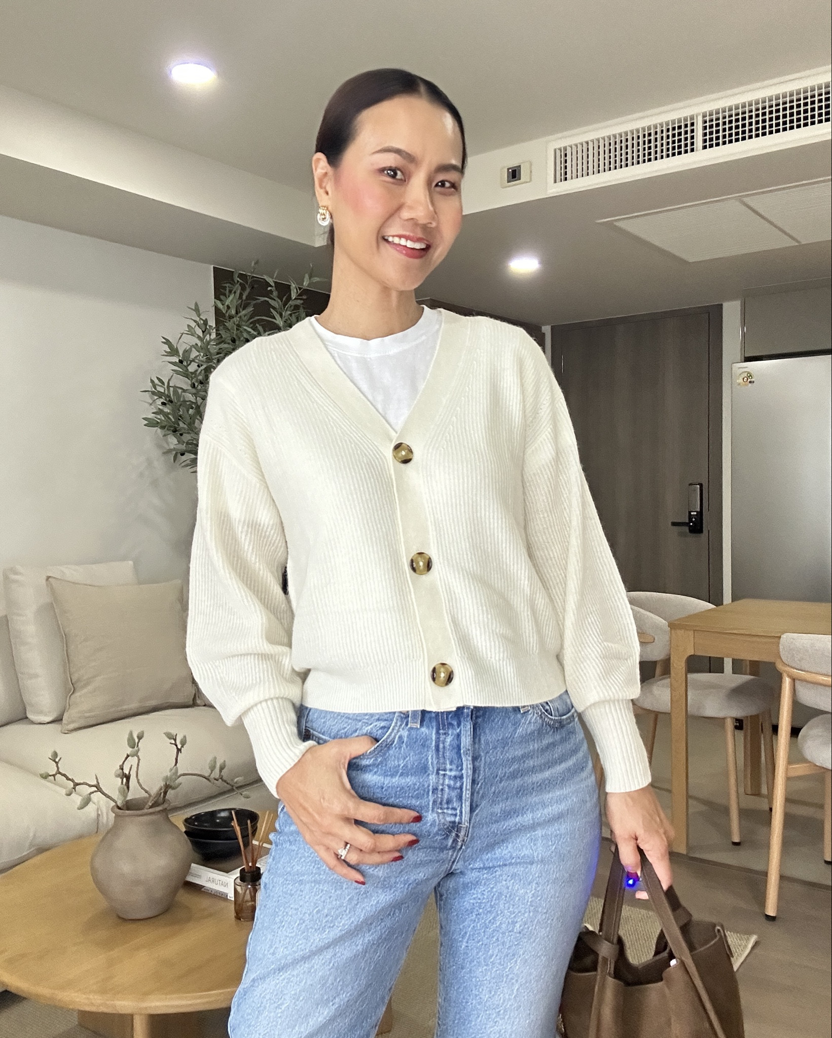 Love my quince sweater that I take with me everywhere! #cybermonday #quincee

#LTKGiftGuide #LTKHoliday #LTKCyberWeek