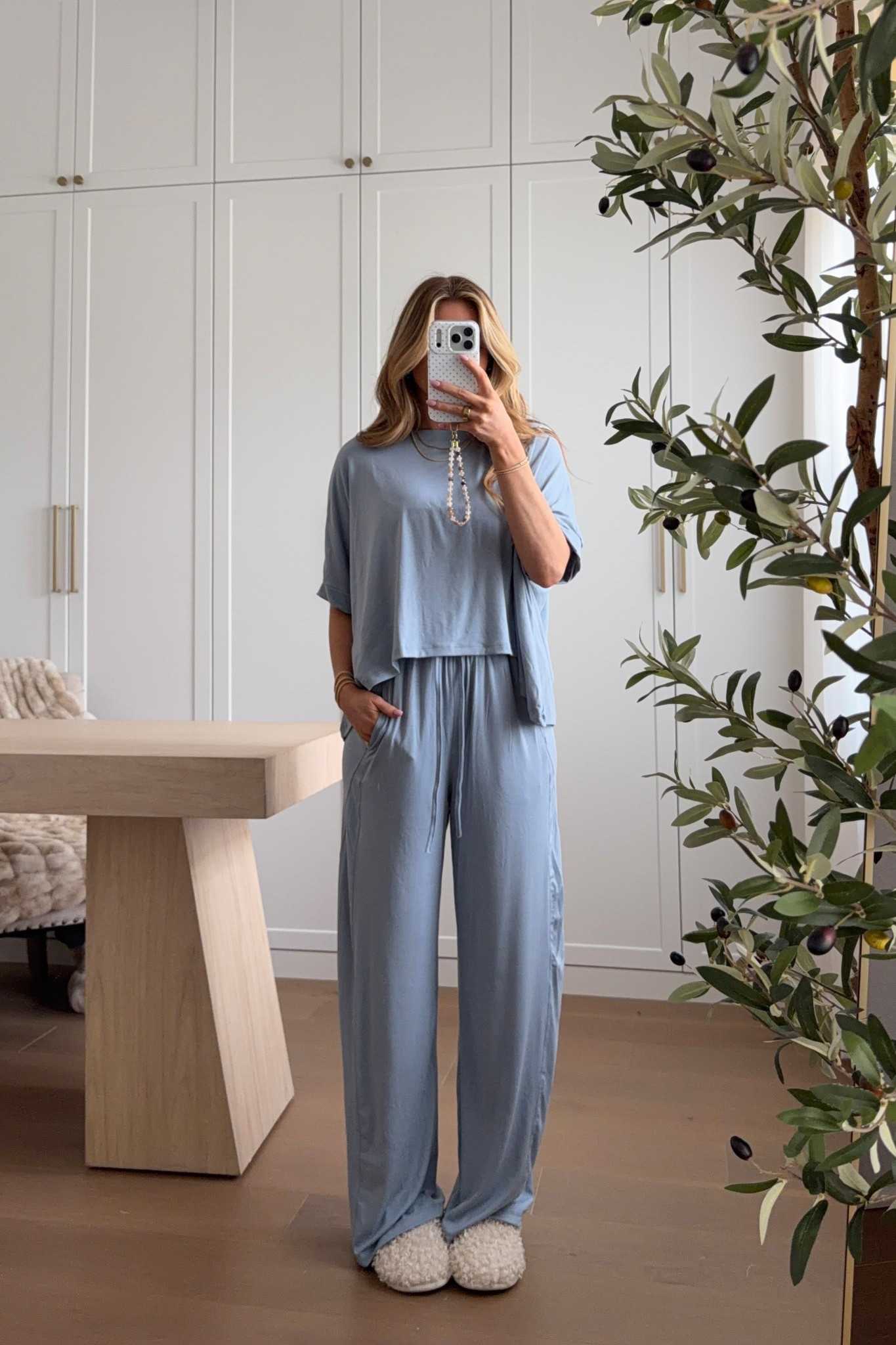 amazon comfies! wearing a small 