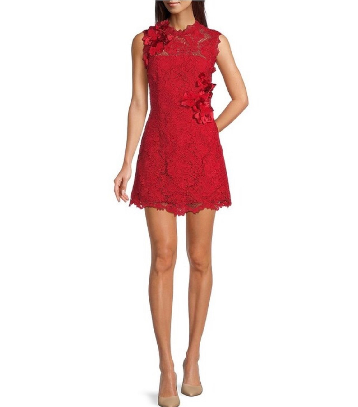 This lace red dress with floral details is literally so beautiful for Christmas. Would be great for a girls lunch or Christmas where it’s a little warmer  