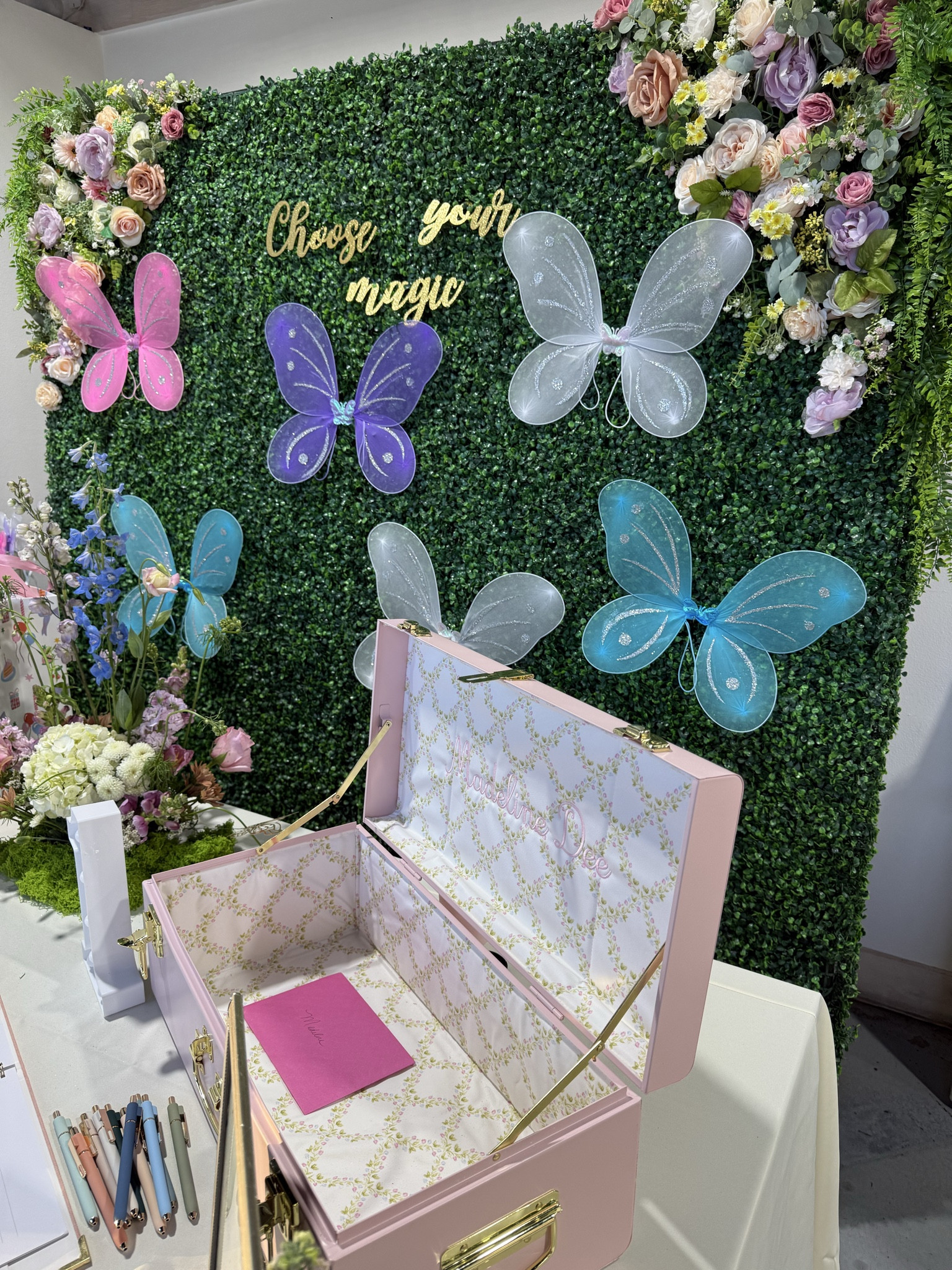 Dirty wing wall for birthday party// birthday party decor// baby girl first birthday// diary first birthday// toddler birthday 

#LTKmomlife #LTKKids #LTKBaby