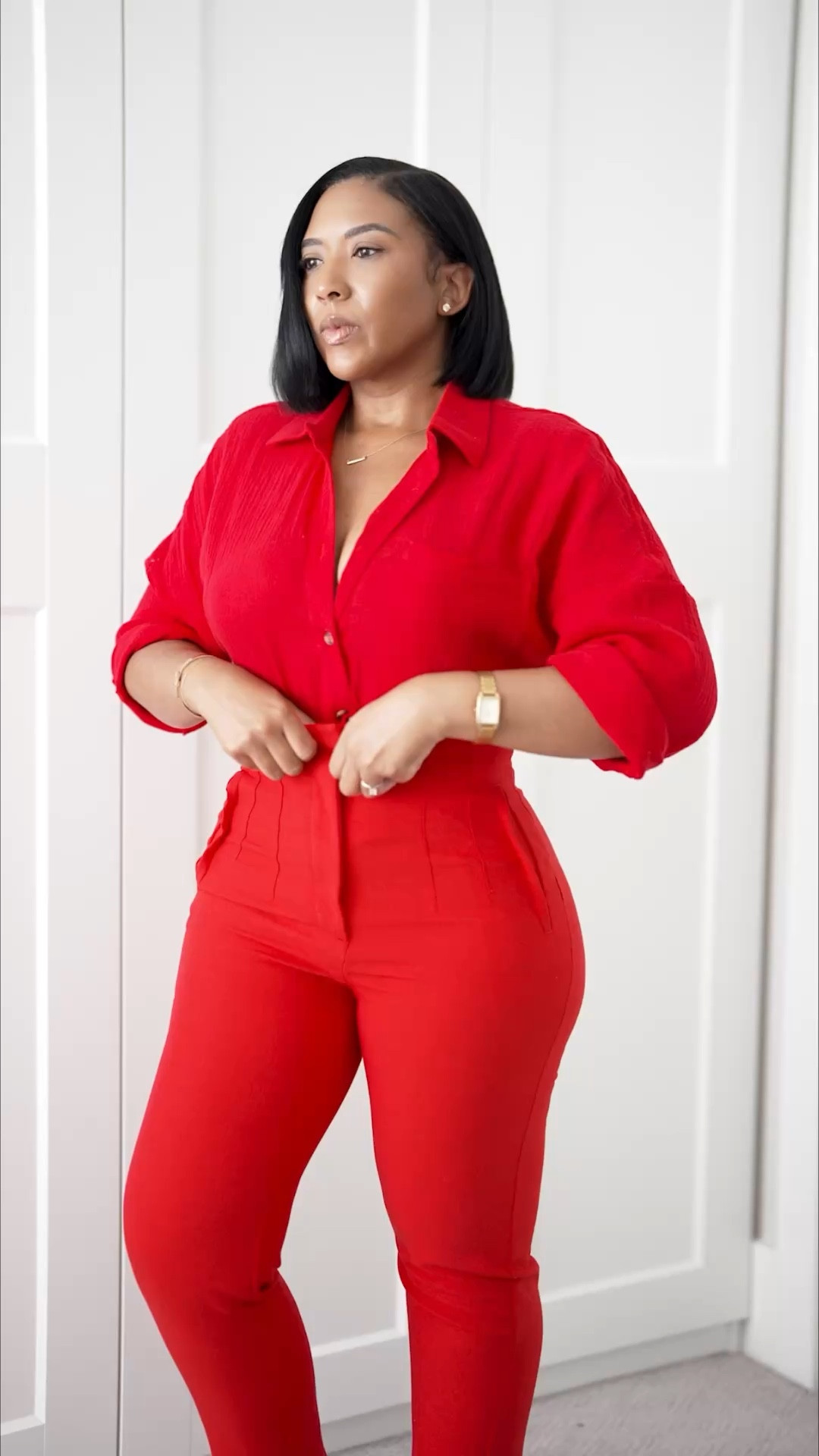 Red Monochrome Outfit Idea
"High -Waisted Bright Red” Pants
are from Zara (Zara not on LTK)

#LTKootd #LTKgrwm #LTKOver40