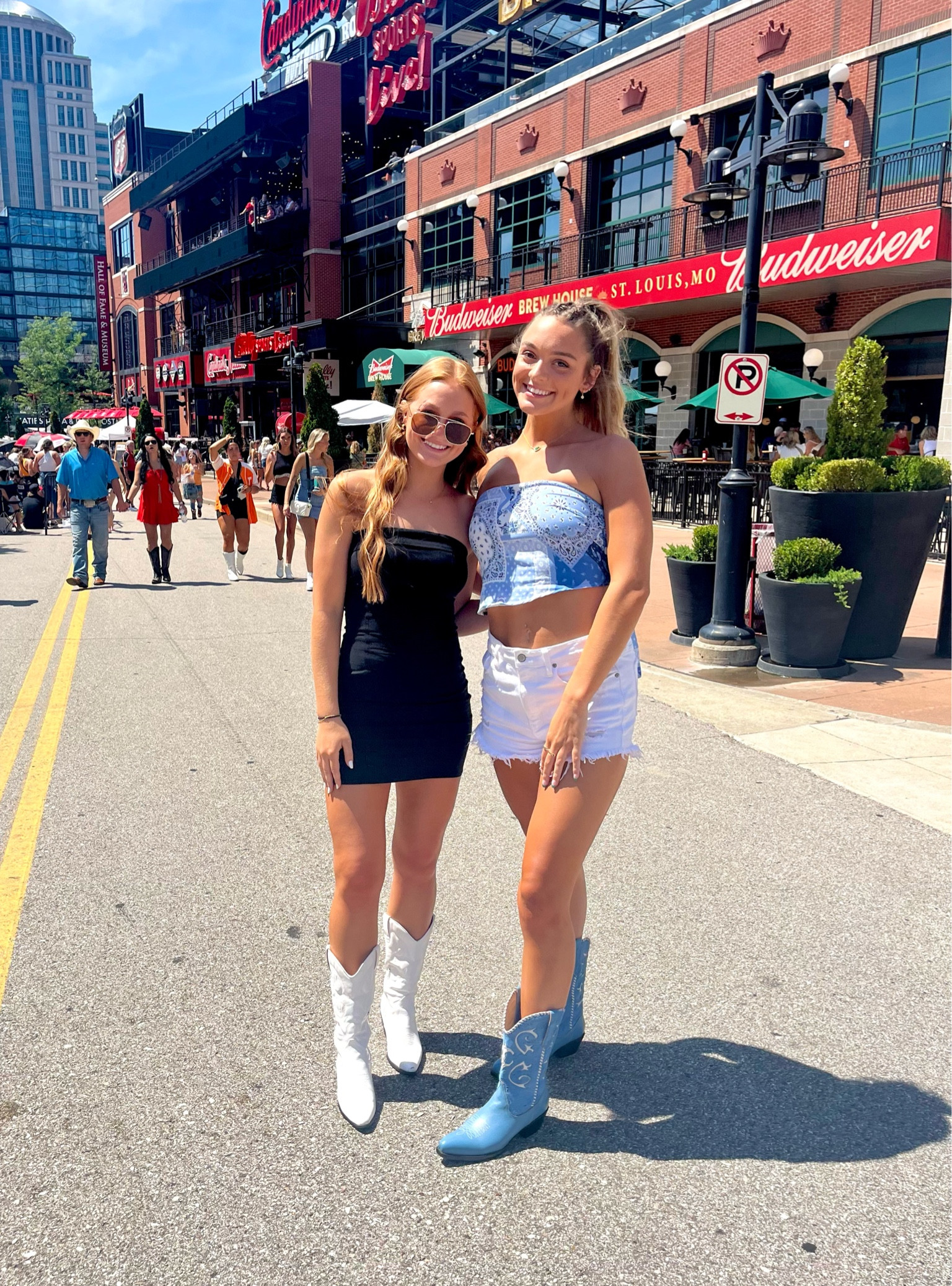Morgan Wallen concert outfit idea! (on the left)

#LTKstyletip #LTKU #LTKunder50