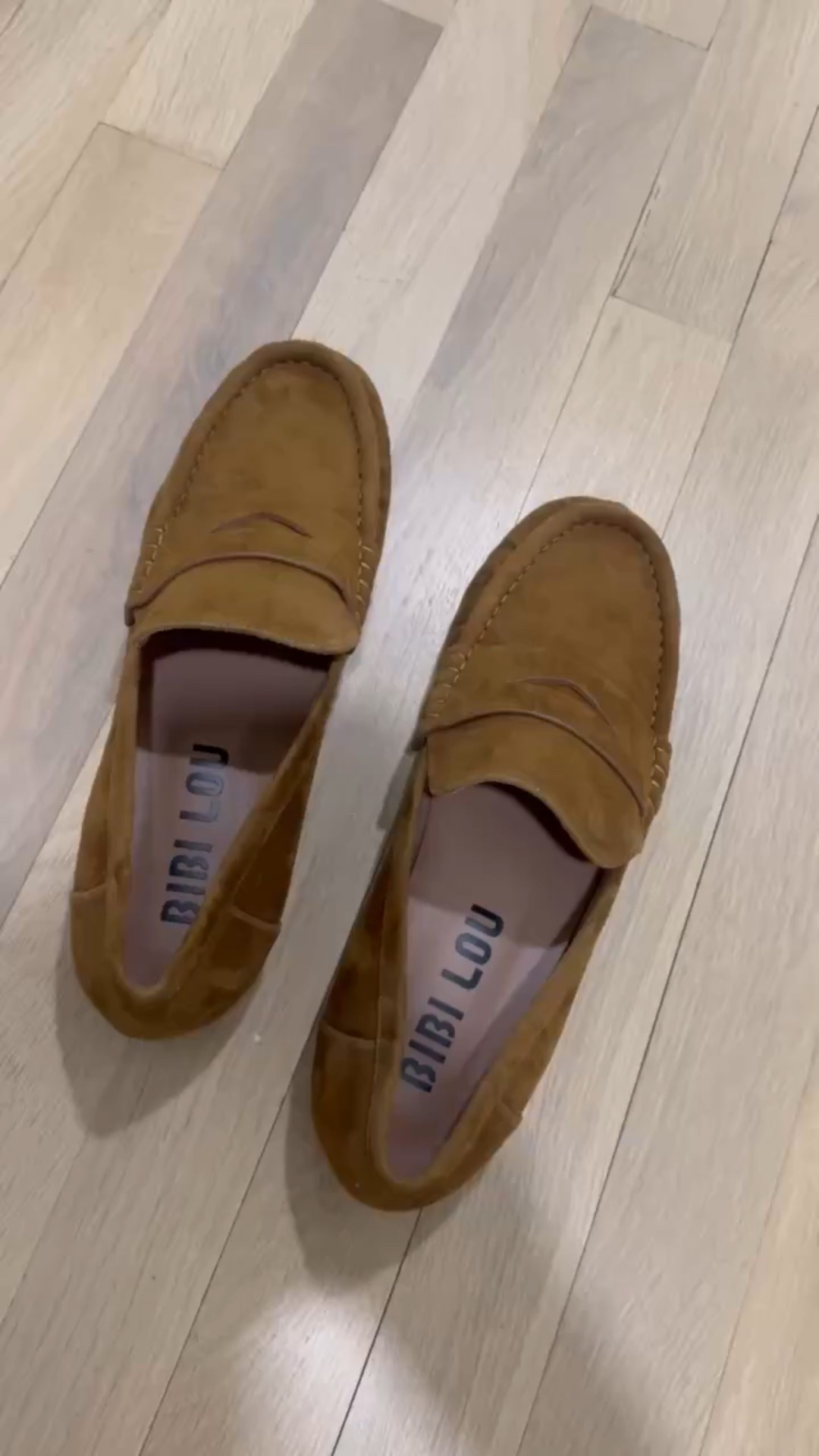 Suede loafers for fall! 

Anthropologie shoes
Fall shoes

#LTKStyleTip #LTKShoeCrush #LTKSeasonal