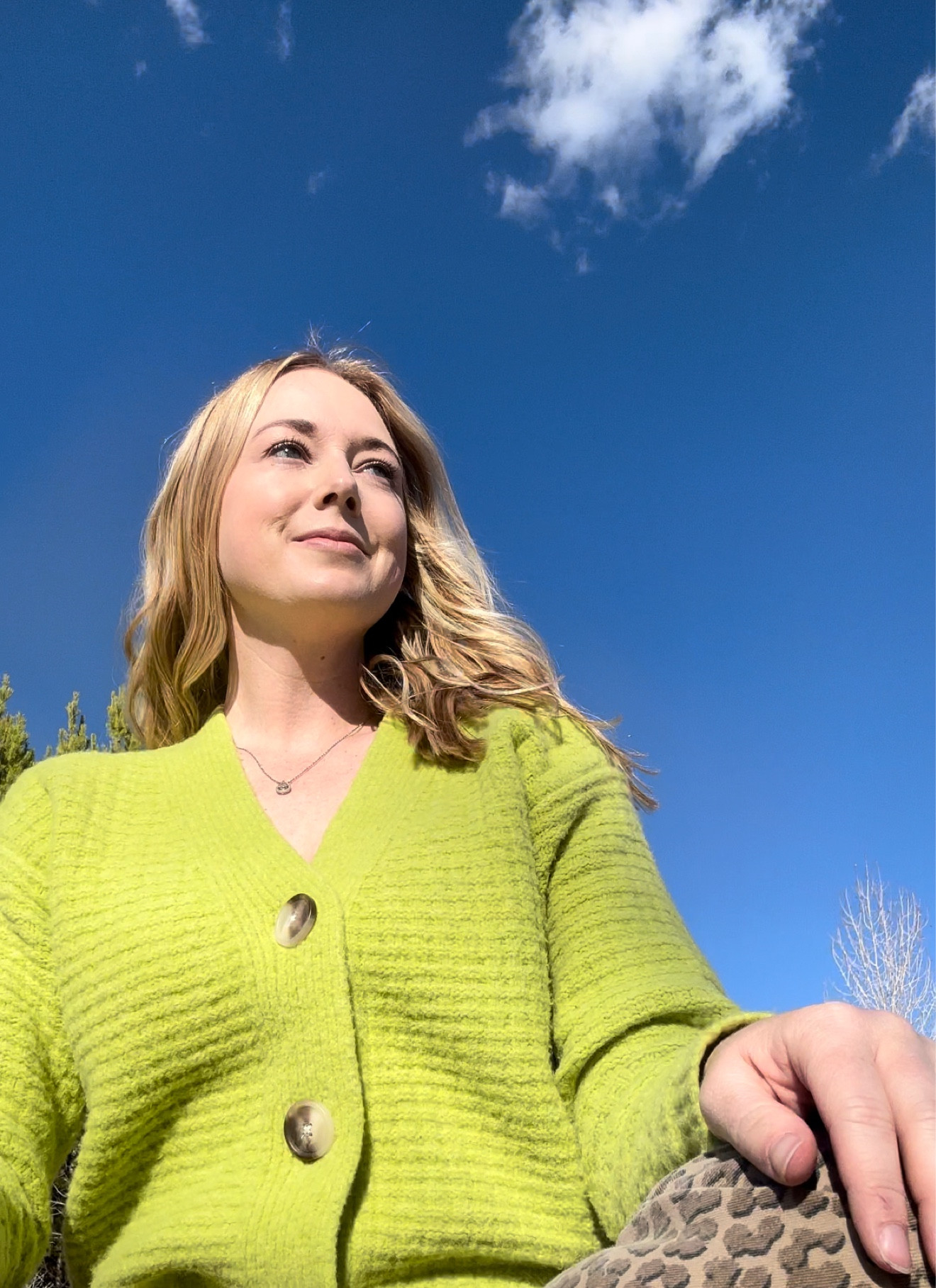 My favorite cashmere like cardigan sweater in this pretty shade of green. It’s definitely a fall favorite and soon to be winter. #falloutfit #momoutfit #teacheroutfit #cozyoutfit #affordablefashion 

#LTKfindsunder50 #LTKfindsunder100 #LTKxMadewell