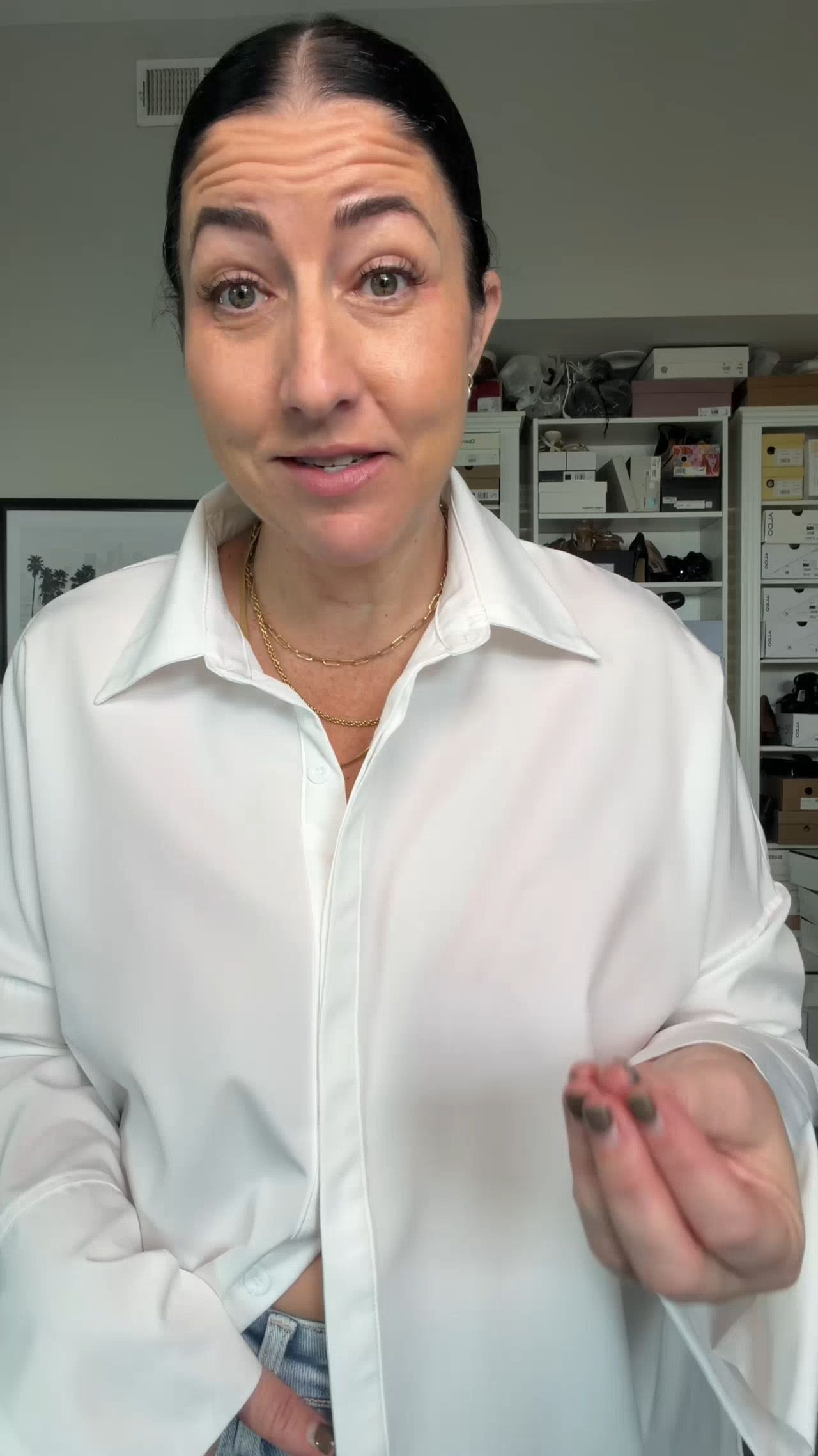Stylist hack for jeans that are too long when you don’t have time for tailoring 👖✨ If your denim drags on the floor, bunches at the ankle, or never fits right with sneakers or flats, this easy fashion trick will save your outfit. Perfect for petite girls, curvy girls, midsize fashion lovers, and anyone looking for effortless everyday style hacks without spending money on alterations.

#LTKStyle #FashionHack #DenimStyle #StyleTips #EverydayFashion 

 #LTKootd #LTKOver40 #LTKPetite