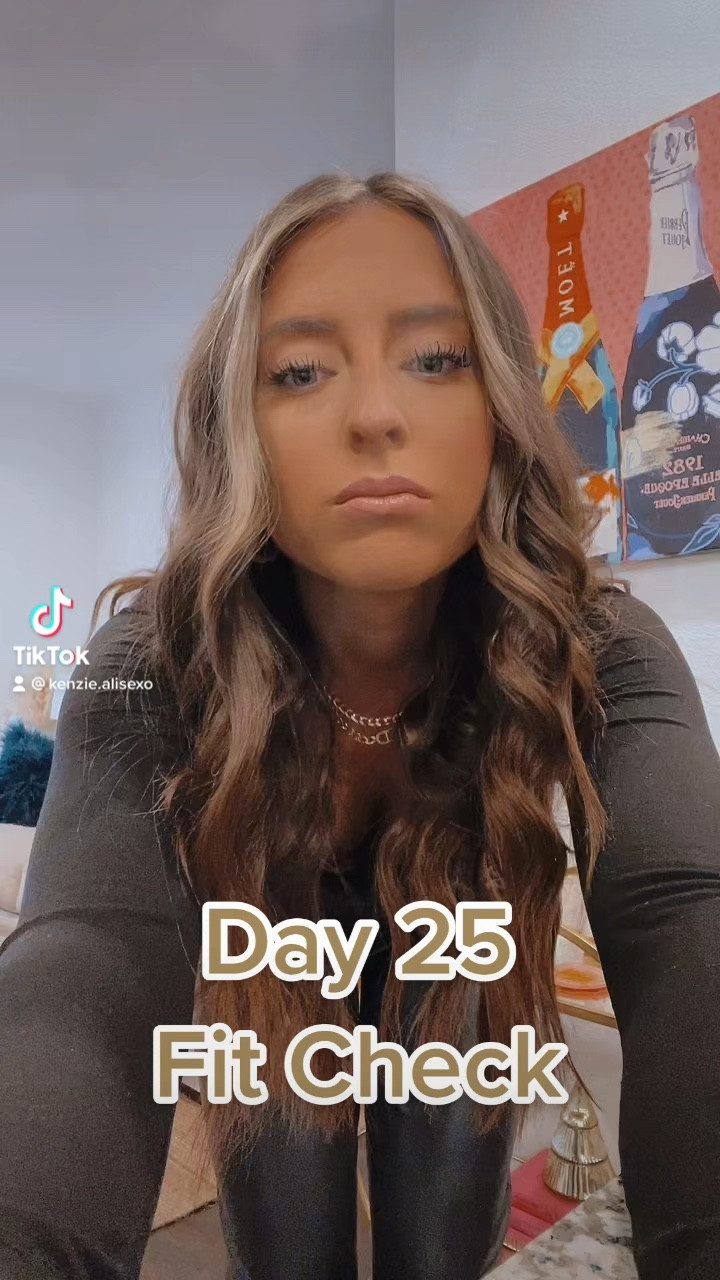 my hair is a weeee bit too curly at the moment but ootd 🖤

#LTKunder100 #LTKunder50 #LTKstyletip