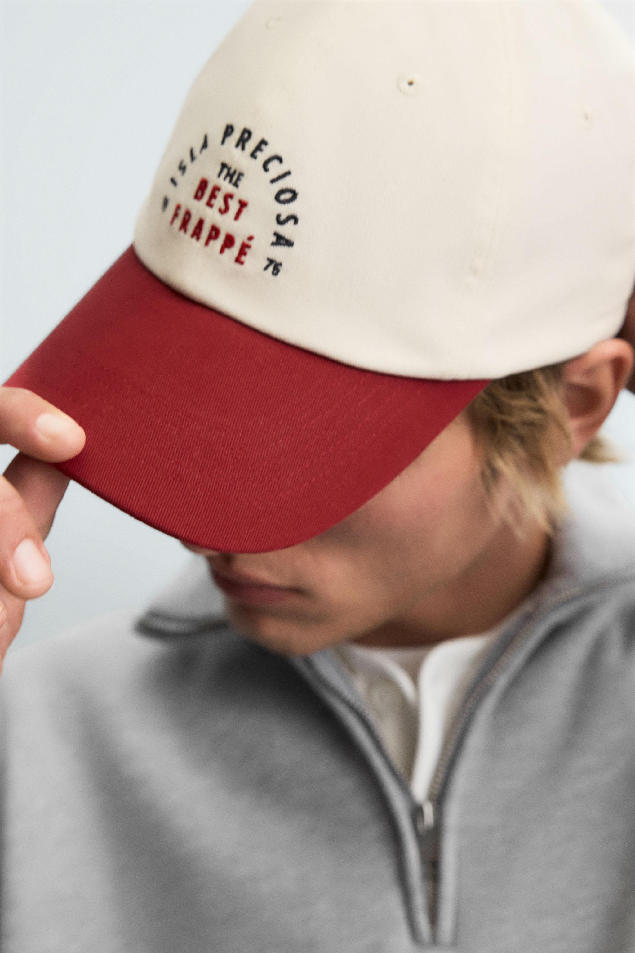 CONTRAST EMBROIDERY CAP | Zara DE