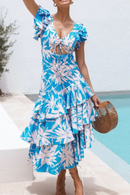 This tropical vacation dress is stunning!!

Resort outfit, resort wear, vacation dress

#LTKunder100 #LTKU #LTKFind