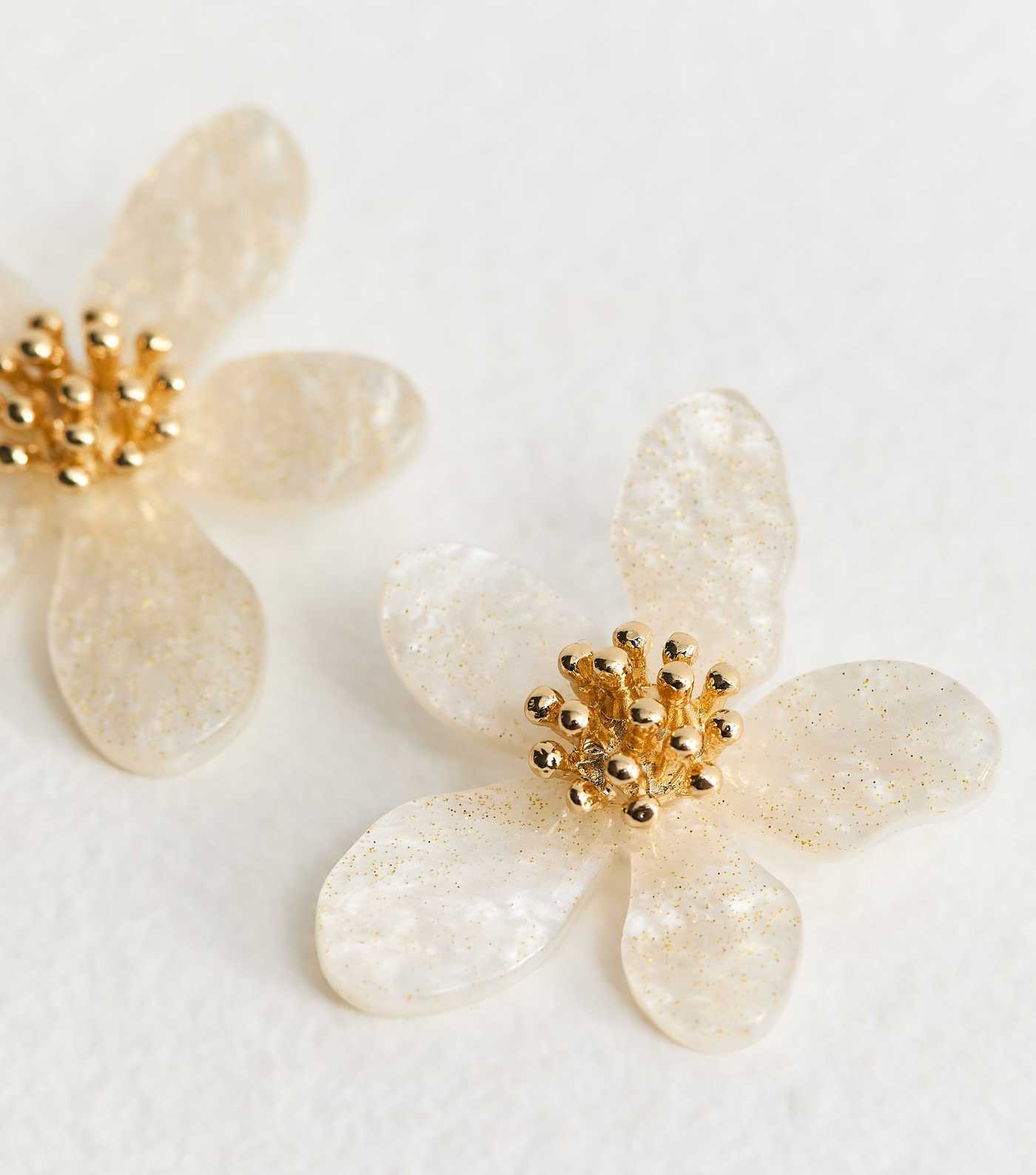 Gold Floral Shaped  Earrings | New Look | New Look (UK)