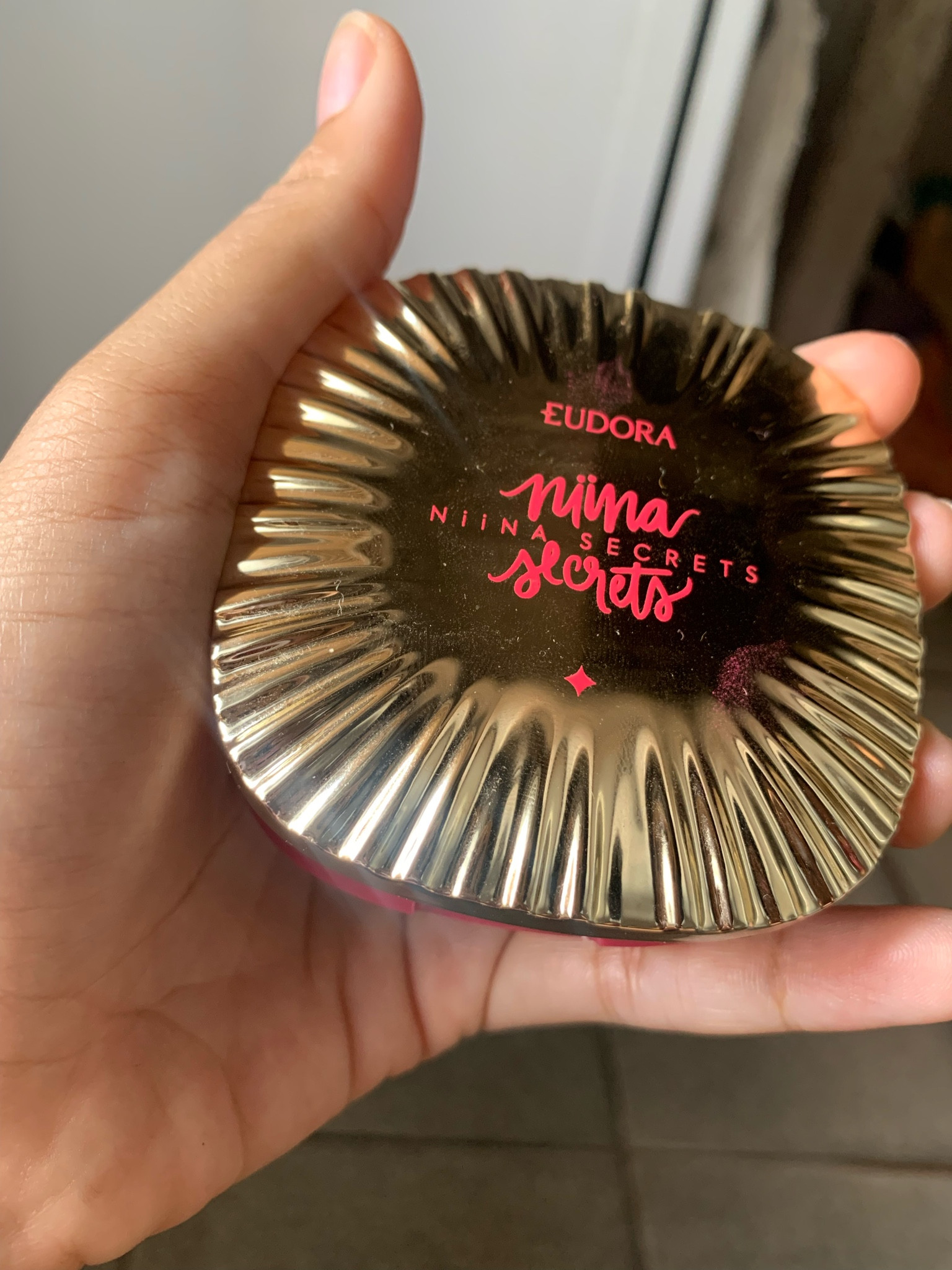 Esse blush marmorizado da Niina secrets para a Eudora, tá belíssimo. Vale a pena. Eu tenho a pele negra e gosto do tom 2 em mim. 
#ltkgift 

#LTKGiftGuide #LTKbrasil #LTKbeauty