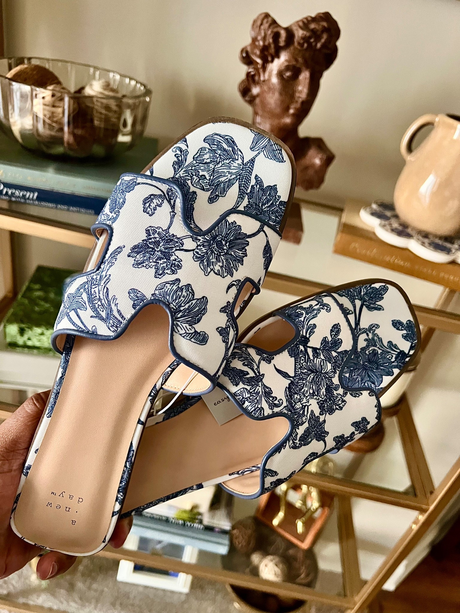 The cutest sandals for Spring! At just $20, it’s safe to say you need these in every color! Grab yours today 💙🤍

#LTKFindsUnder50 #LTKShoeCrush #LTKSaleAlert
