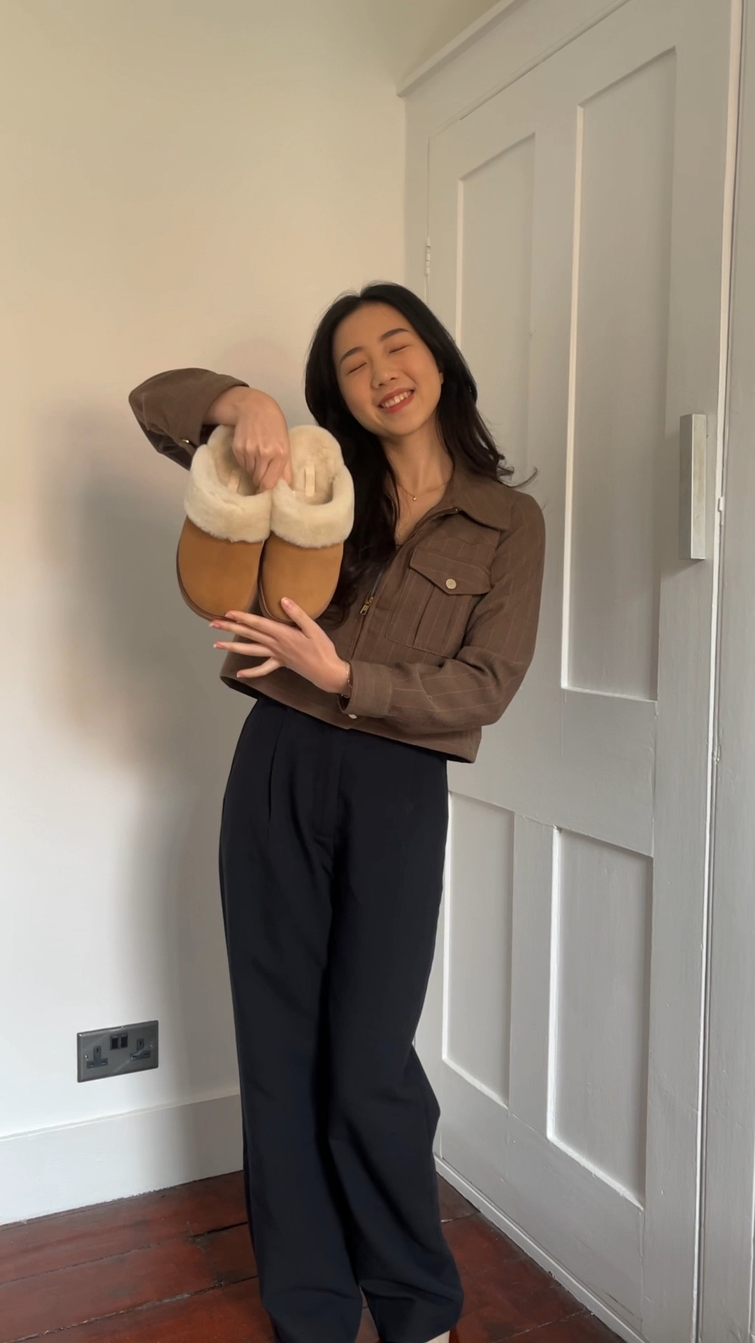 Comfiest clogs for fall!! And it’s an ugg dupe! 

I got this from fitflop 🫶🏻

Linking below to my outfit!



#LTKHolidaySale #LTKHoliday #LTKGiftGuide