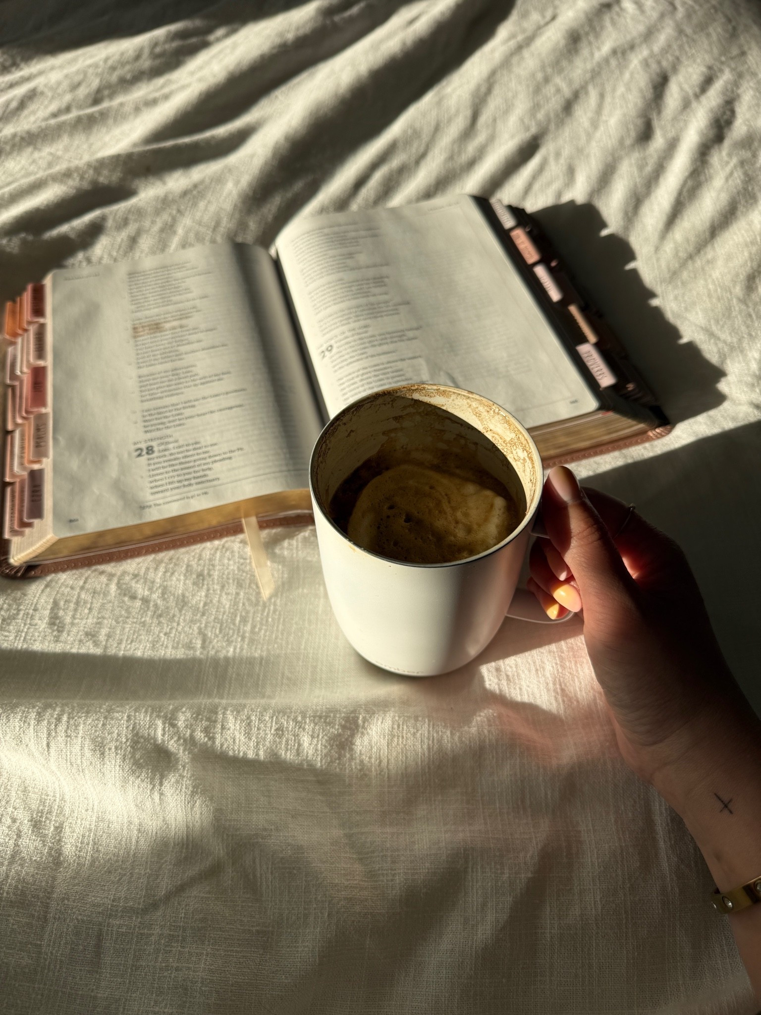 Mornings with Jesus >>>

#LTKmorningroutine #LTKselfcare #LTKdayinmylife