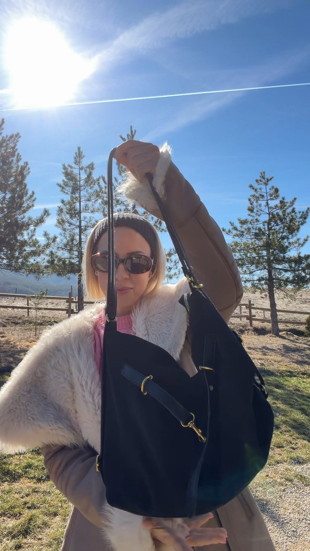 My most complimented everyday bag… 🤍
Minimal, structured, and instantly elevates any outfit.

#ltkunder50 #ltkstyle #affordablefashion #budgetluxury #everydaybag #minimalstyle #designerlookforless #wardrobeessentials #chicstyle #ltkfinds

#LTKootd #LTKdayinmylife #LTKvlog