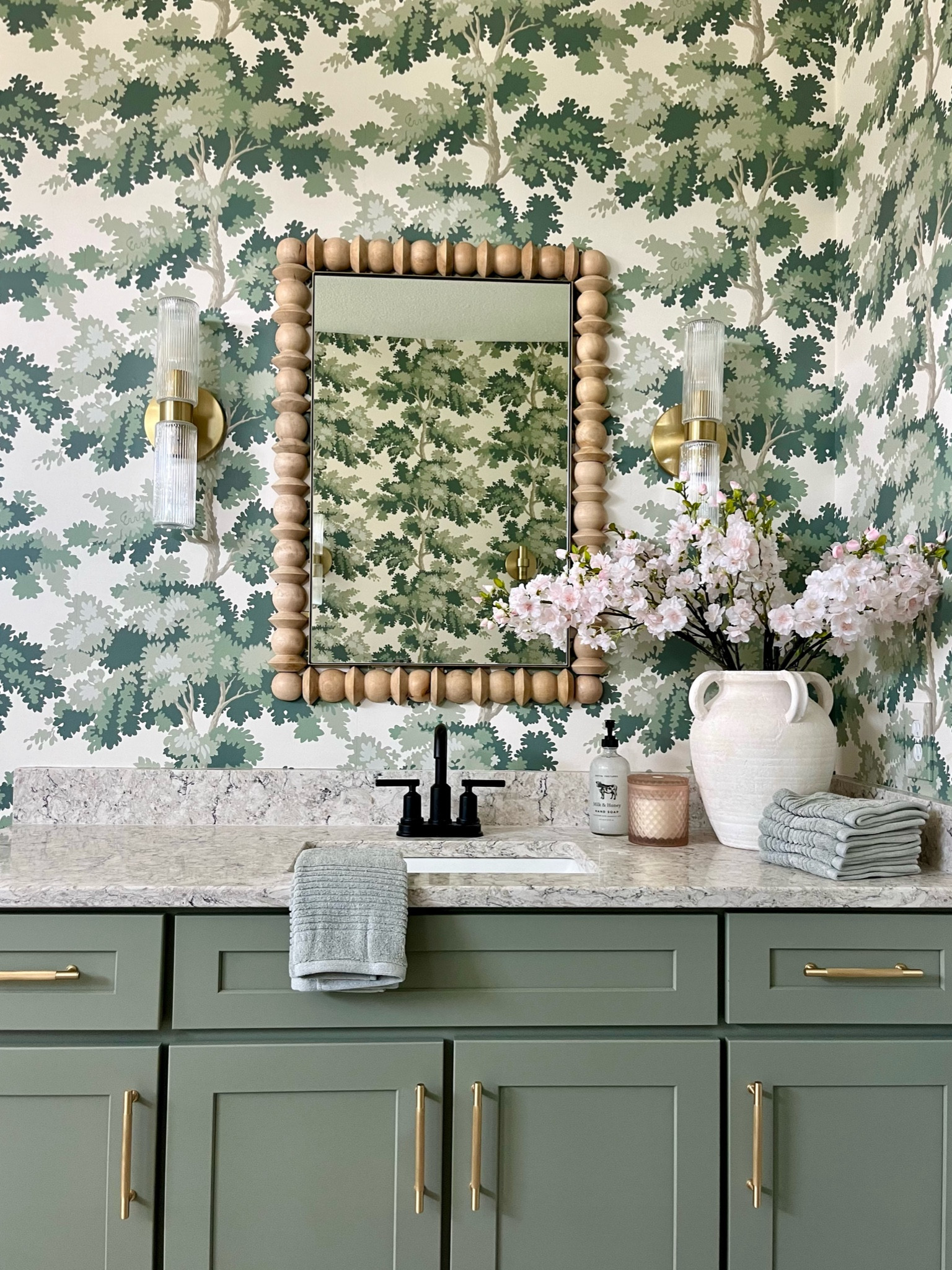 Cassidy’s Primary Bathroom 🌸