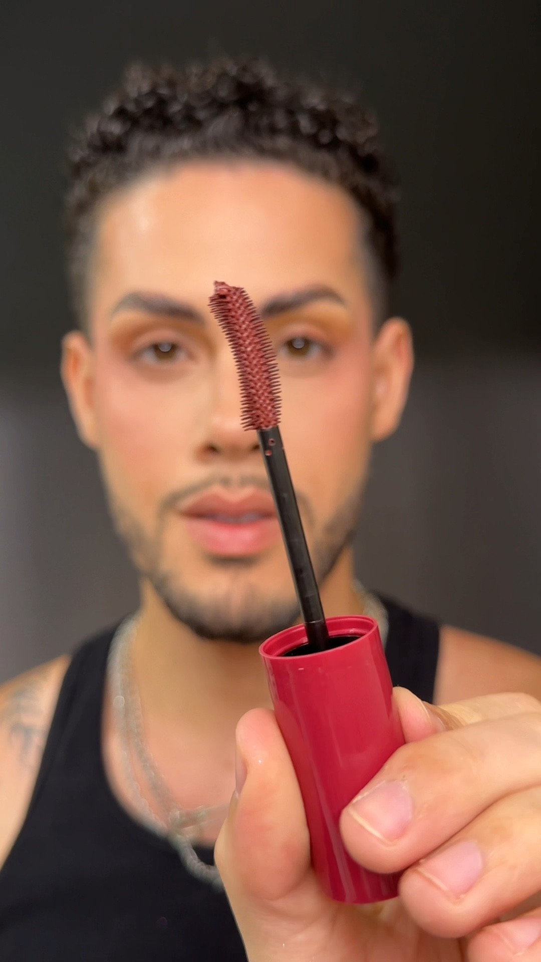 Testando uma máscara de cílios marsala para realçar a cor castanho dos olhos 

#LTKbrasil #LTKbeleza