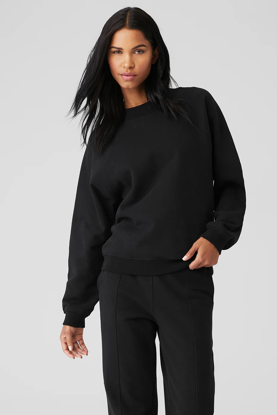 Accolade Crew Neck Pullover - Black | Alo Yoga (US)