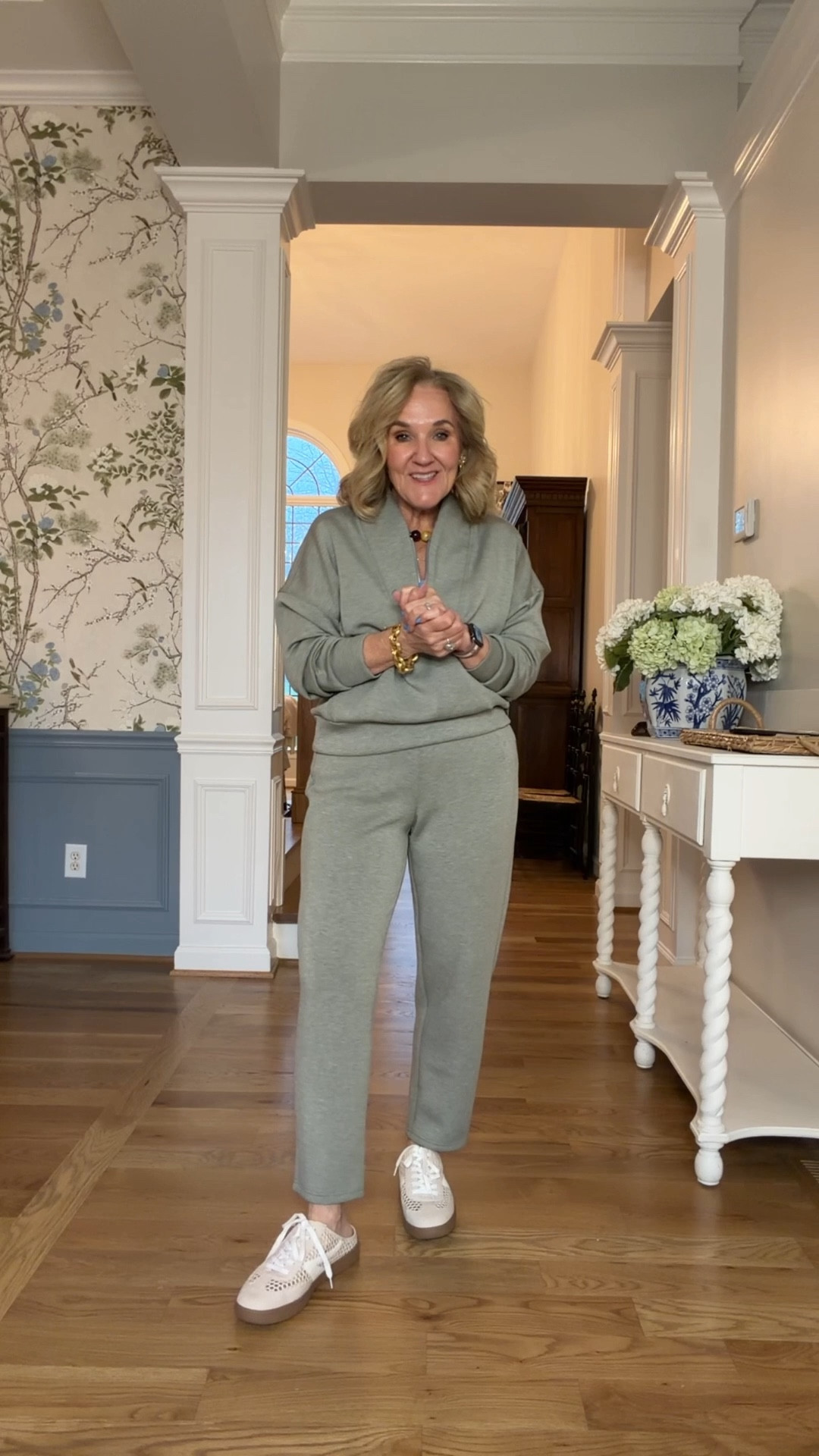  Spanx LTK sale 20% off sitewide 3/12-3/15
Use code LTKSPANX
Even works on sale prices 
Im wearing a medium petite in bottoms and a medium in tops unless noted below
The dark wash wide leg jeans run snug. Size up especially if thicker in the middle. 
Stretch twillbarrrl pants run big. Size down if inbetween 
Striped sweater size small 
Ecru sweater size medium 
Denim
Shirt size small 

#LTKspring #LTKSpringSale #LTKSaleAlert

 

#LTKPetite #LTKTravel