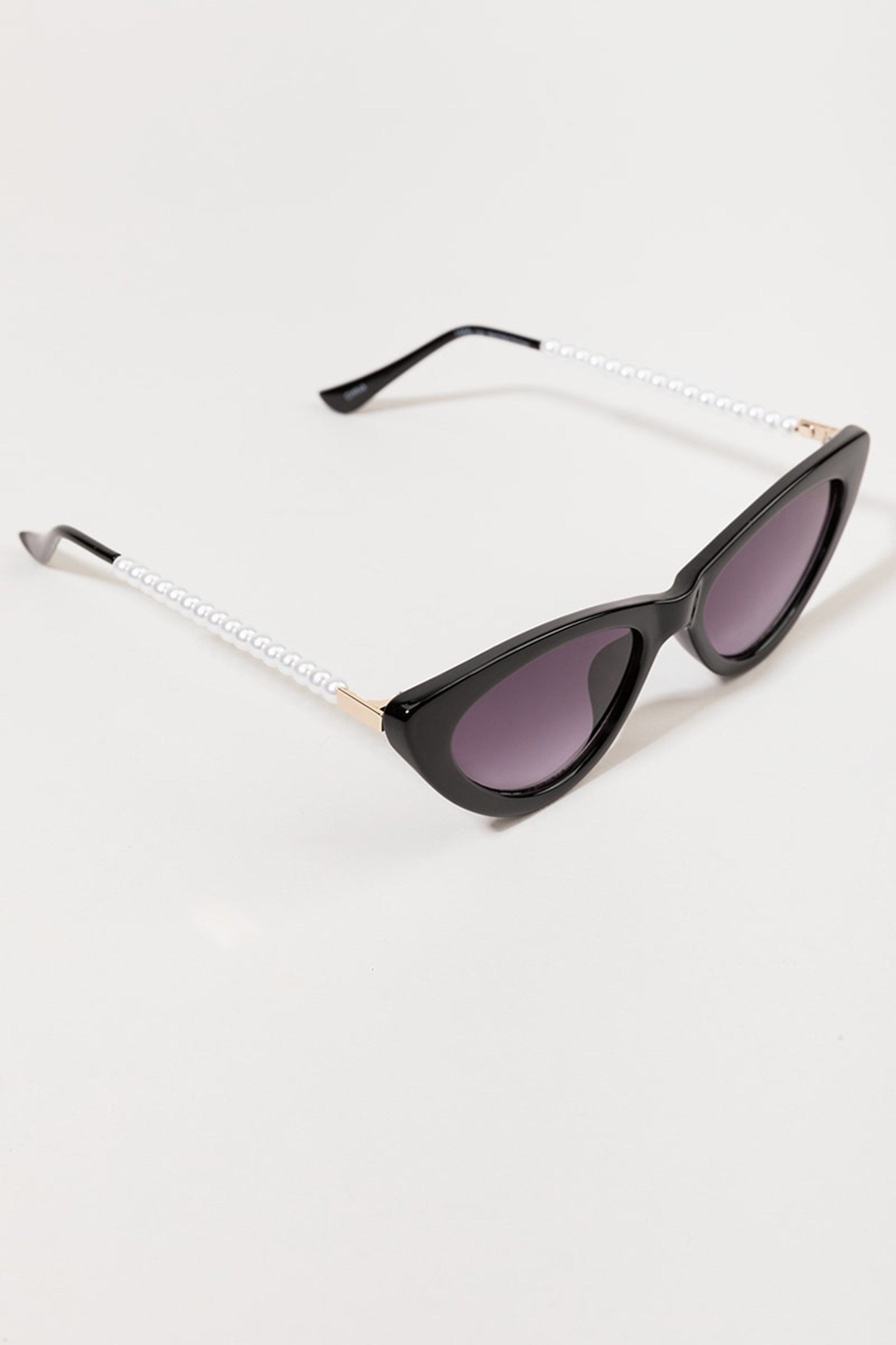 Annette Pearl Cat Eye Sunglasses | Francesca's