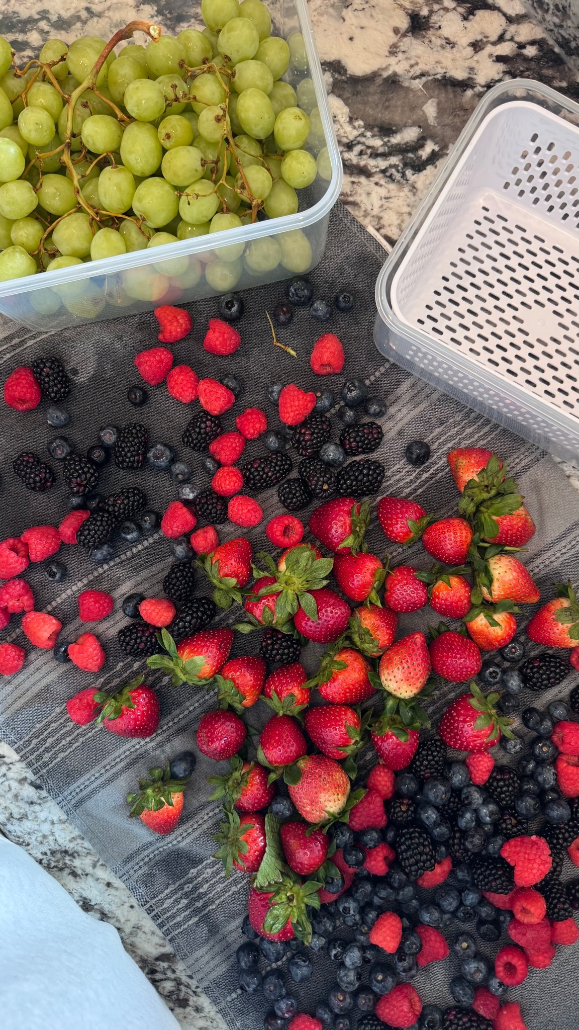 Amazon fruit storage containers with removable colander 