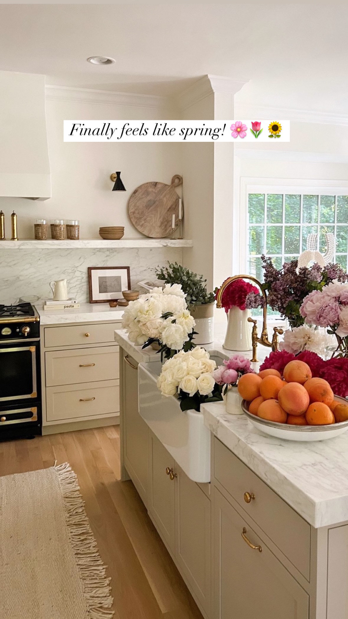 Kitchen, home decor, flowers, vase, interior design. 

#LTKHome #LTKSeasonal #LTKFindsUnder100