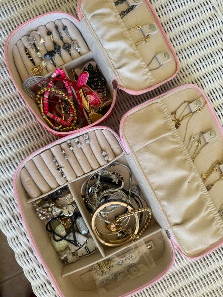 I’ve been transitioning from winter to spring, and weeding out some of my winter jewelry. One thing I love for that is jewelry organizers. It really helps me keep track of what I have. I also have some travel coming up and these are perfect for travel! They keep my necklaces from tangling and help me stay organized even on the go!

#LTKfindsunder50 #LTKtravel #LTKitbag