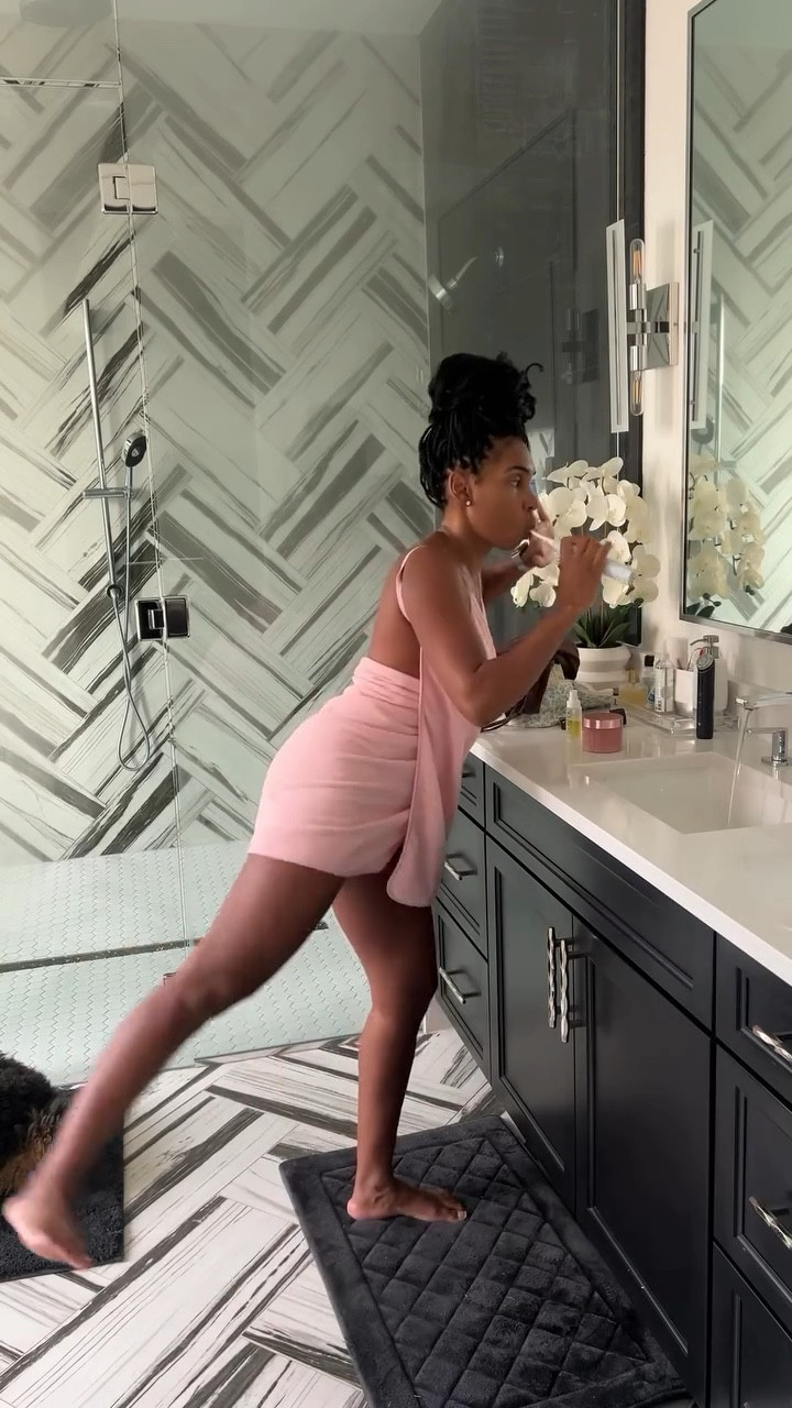 We need to talk more about making new friends as adults…. Is it just me? 

My @owala goes everywhere with me 🥰

Coach’s wife, NC State Football, DITL, NC realtor 

#healthyfoodideas #highproteinmeals #coacheswife #whatiate #wieiad #ditl #newgirl #ncstatefootball #wolfpack