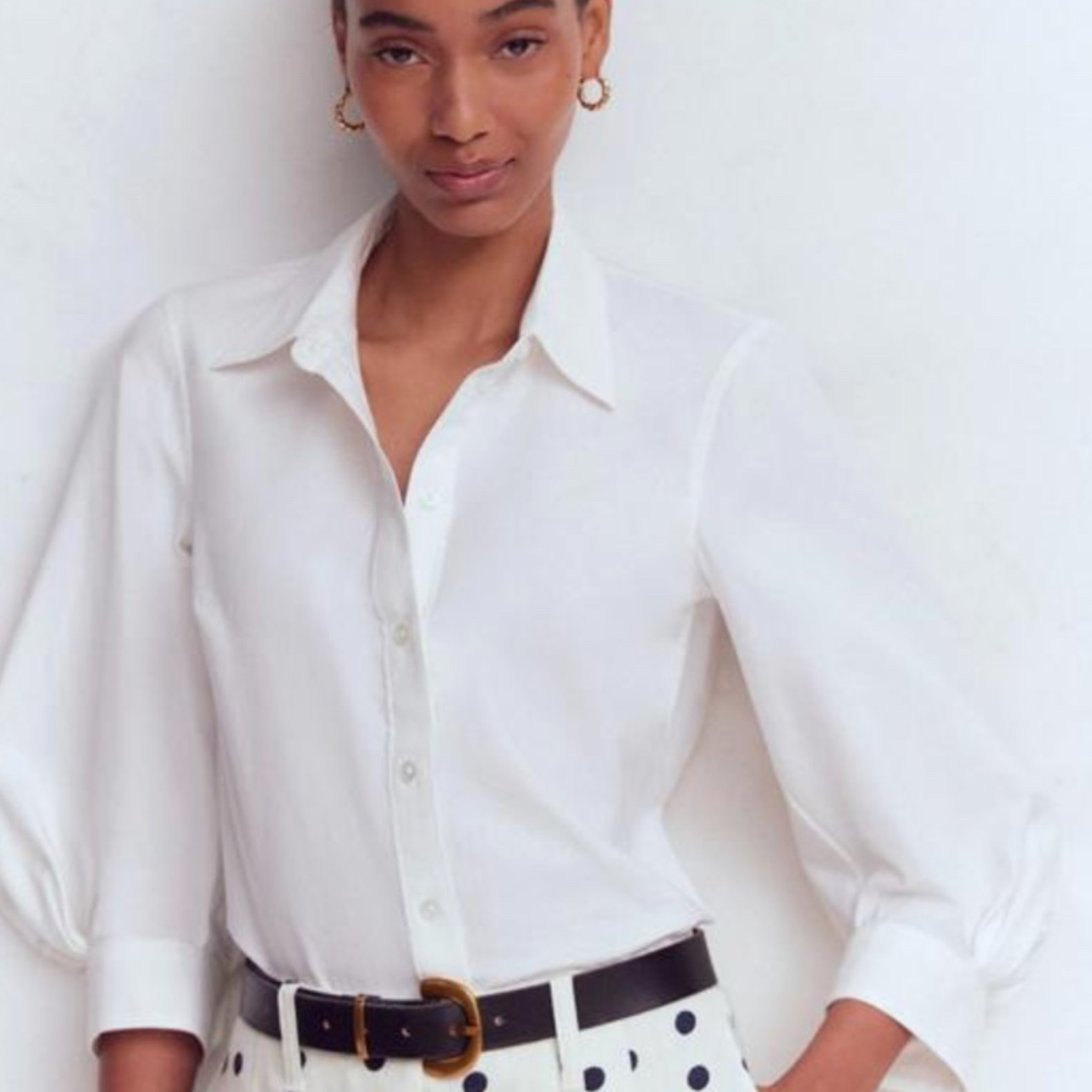 A great white Oxford, jeans and Prada wedges was a staple in Carolyn Bessette-Kennedy’s wardrobe.

#LTKootd #LTKOver40