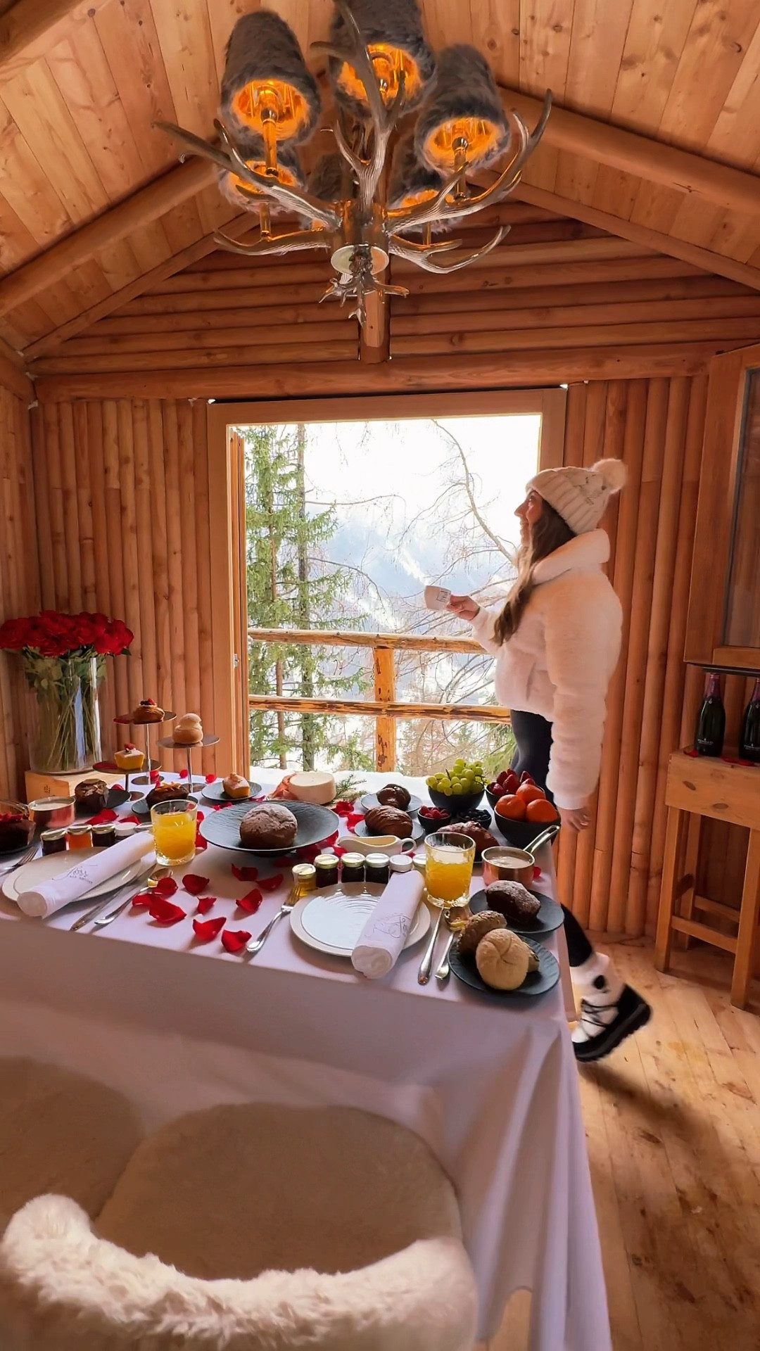 Winter outfit inspiration for snowy destinations 

My go to travel picks for winter destinations like Aspen Colorado, Italian Dolomites, or the French and Swiss Alps! I always reach for a cropped puffer jacket, like this Sherpa one! I paired this one with my go-to travel leggings, Lululemon Aligns in black (they pair with everything and are so comfortable) and then my Pajar Canada Winter boots. 

I linked a few cropped puffer jacket alternatives I have had my eye on, and Moon Boots which are very similar to my Pajar pair. 



#LTKFindsUnder100 #LTKTravel #LTKSeasonal