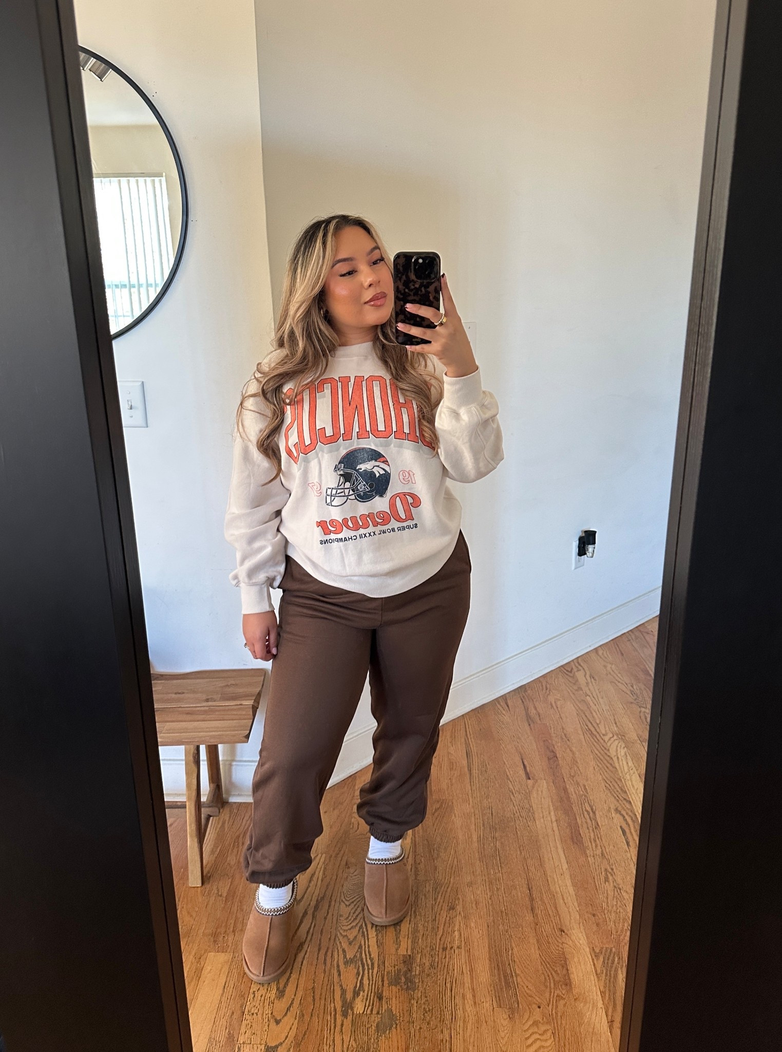Game Day at Home 🏈🤎

Wearing a size S - runs oversized 
Sweats: L 

#LTKMidsize #LTKSeasonal #LTKStyleTip
