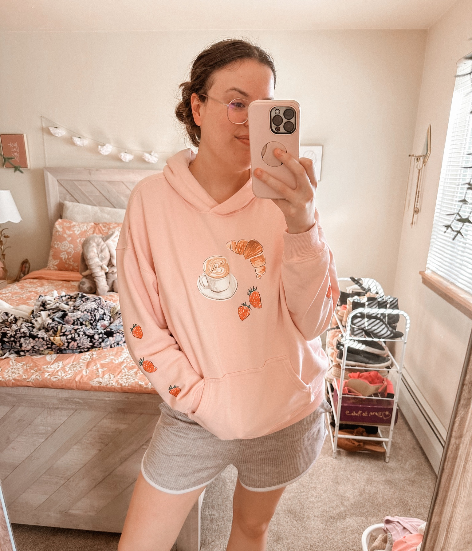 Cute little pink sweatshirt from Hollister 🩷🍓🥐☕️ 