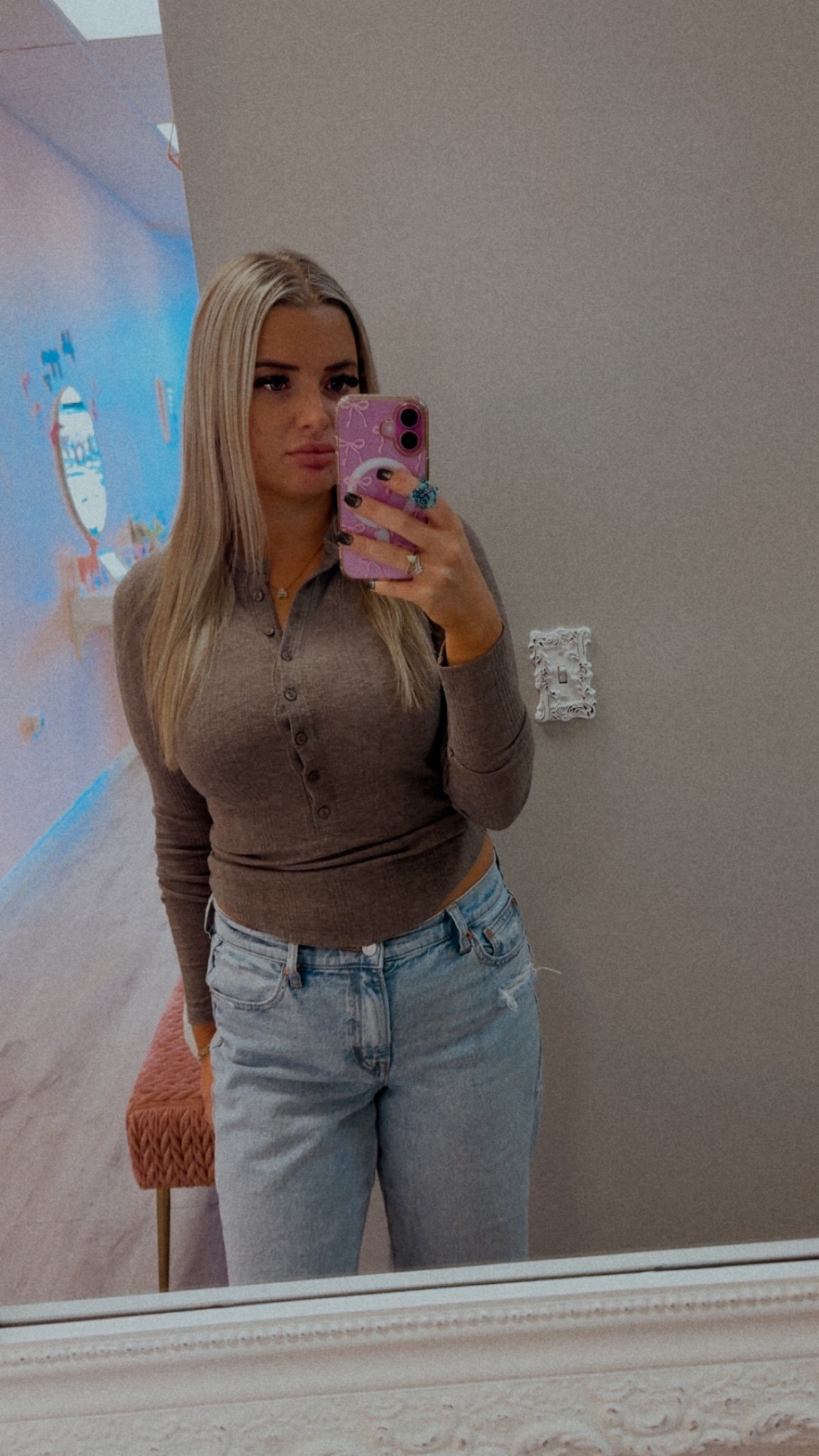 The CUTEST layering Henley Tee, perfect for easy work days 🙌🏻

#LTKWorkwear #LTKgrwm #LTKootd