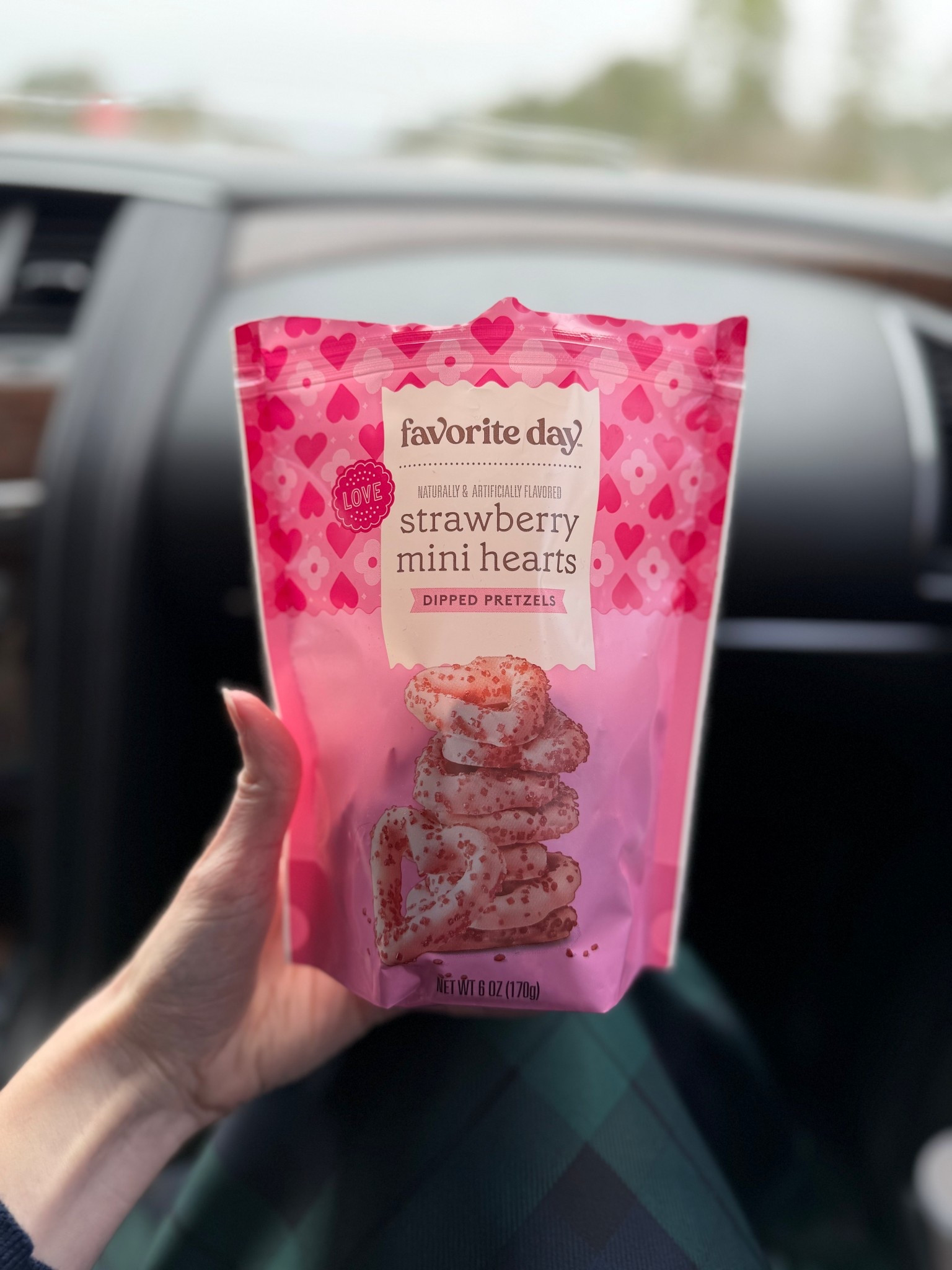 These strawberry heart pretzels are SO good and cute 🍓💗

#LTKSaleAlert #LTKValentine #LTKSeasonal