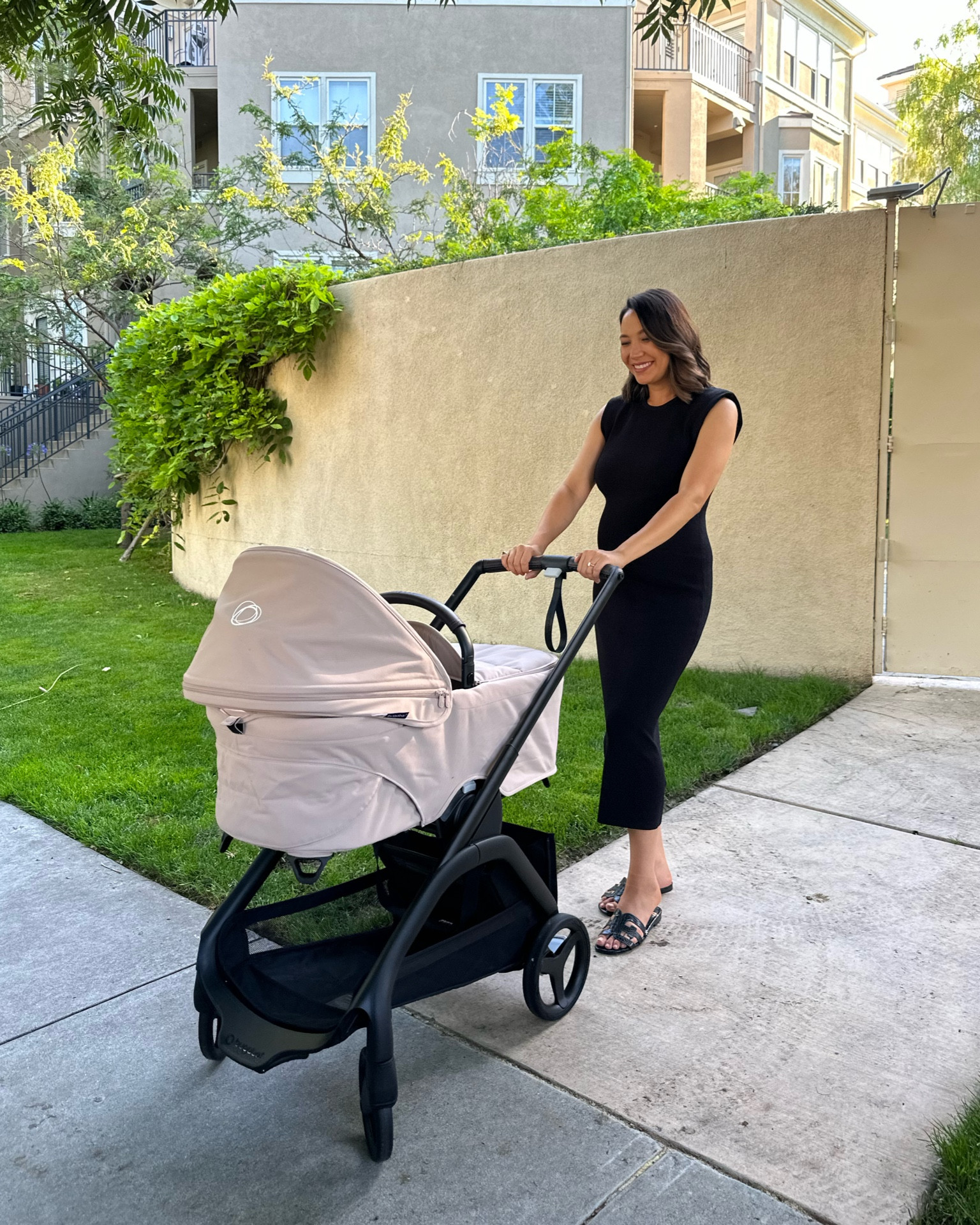 Bugaboo dragonfly stroller 👶🏻🤍


• jcrew dress - bump-friendly, very stretchy 
• Sam Edelman sandals - elevated, everyday sandal 
• linked to some items currently on my baby registry list 

#LTKBump #LTKBaby