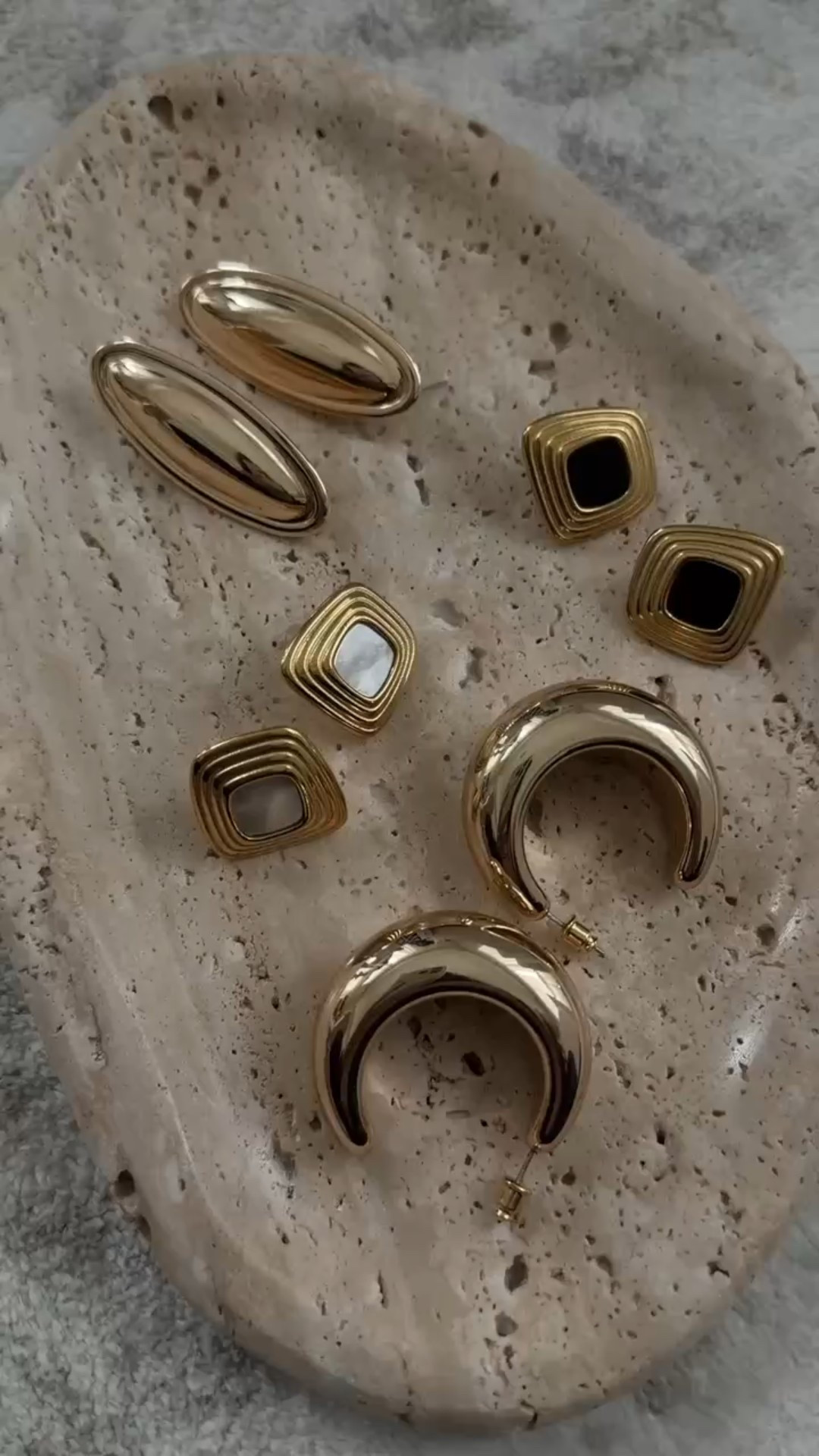 Jewelry always makes a perfect gift and these earrings are beautiful but also budget friendly! #stylinbyaylin #aylin #amazonfind #giftidea #earringss

#LTKGiftGuide #LTKBeauty #LTKHoliday