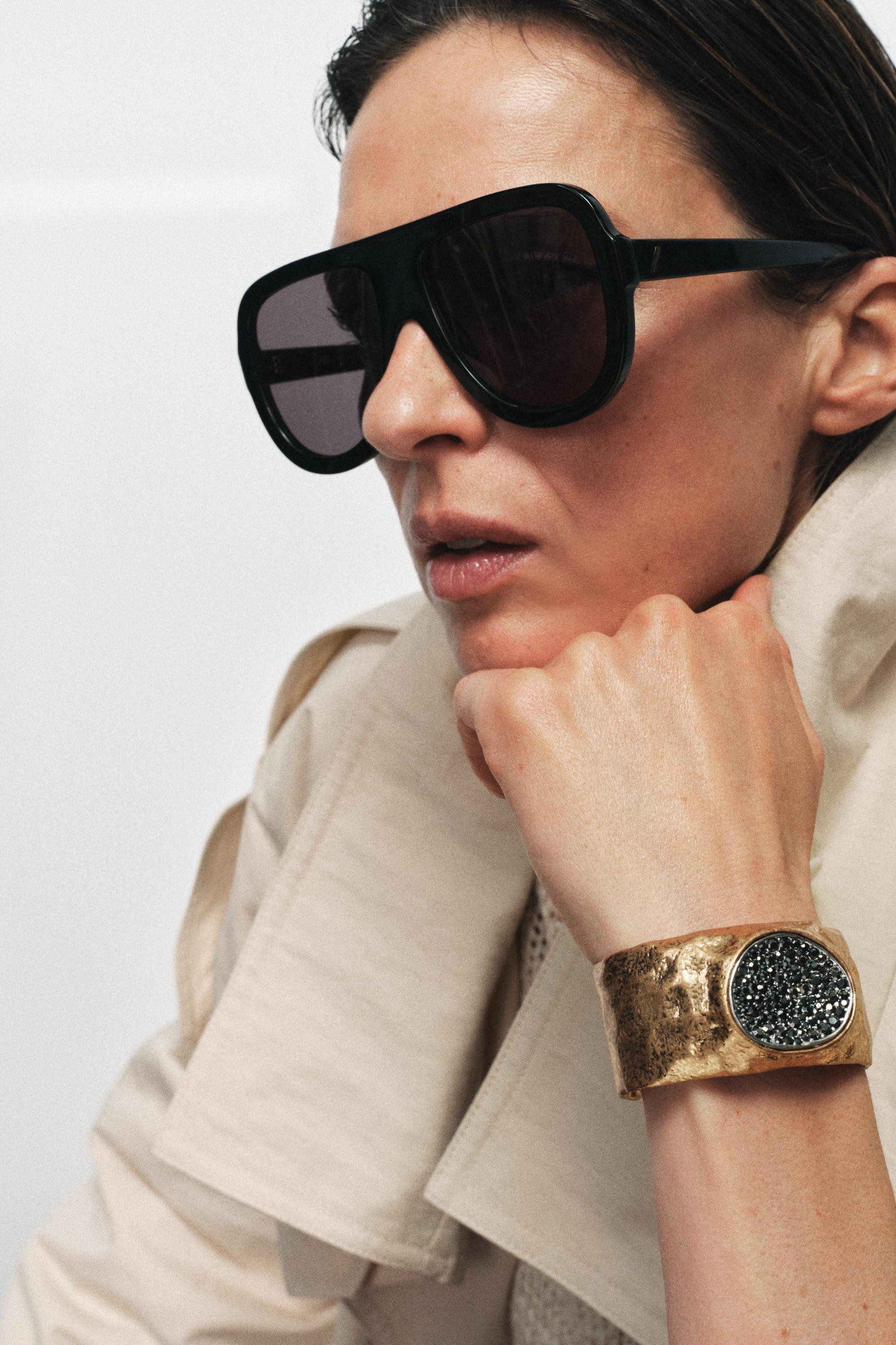 ENGRAVED SHIMMER METAL BRACELET | Zara US