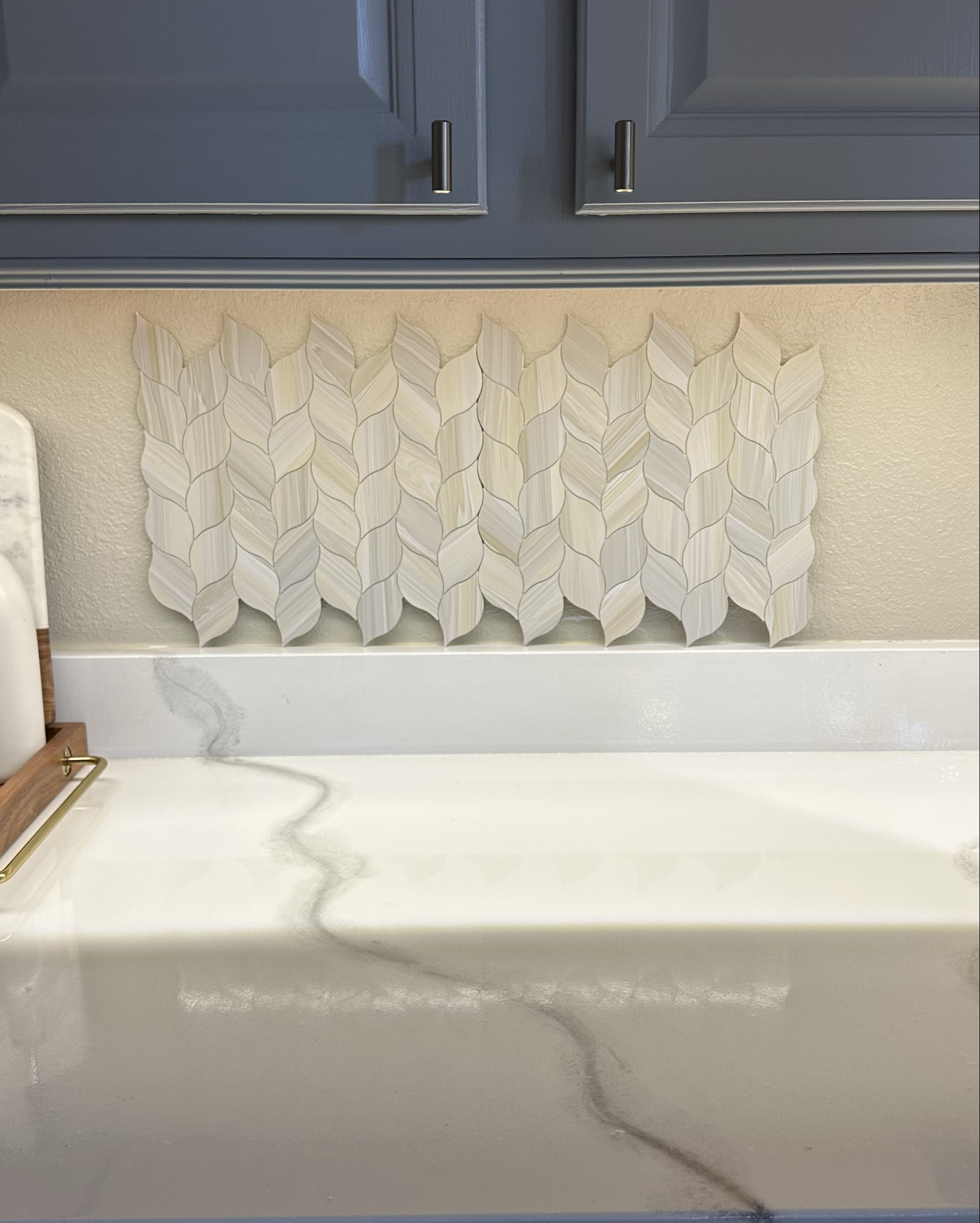 Peel & stick wall tiles are genius! Inexpensive way to update your home. They’re super simple to install! 🙌🏻

#LTKHome #LTKFindsUnder50 #LTKFindsUnder100